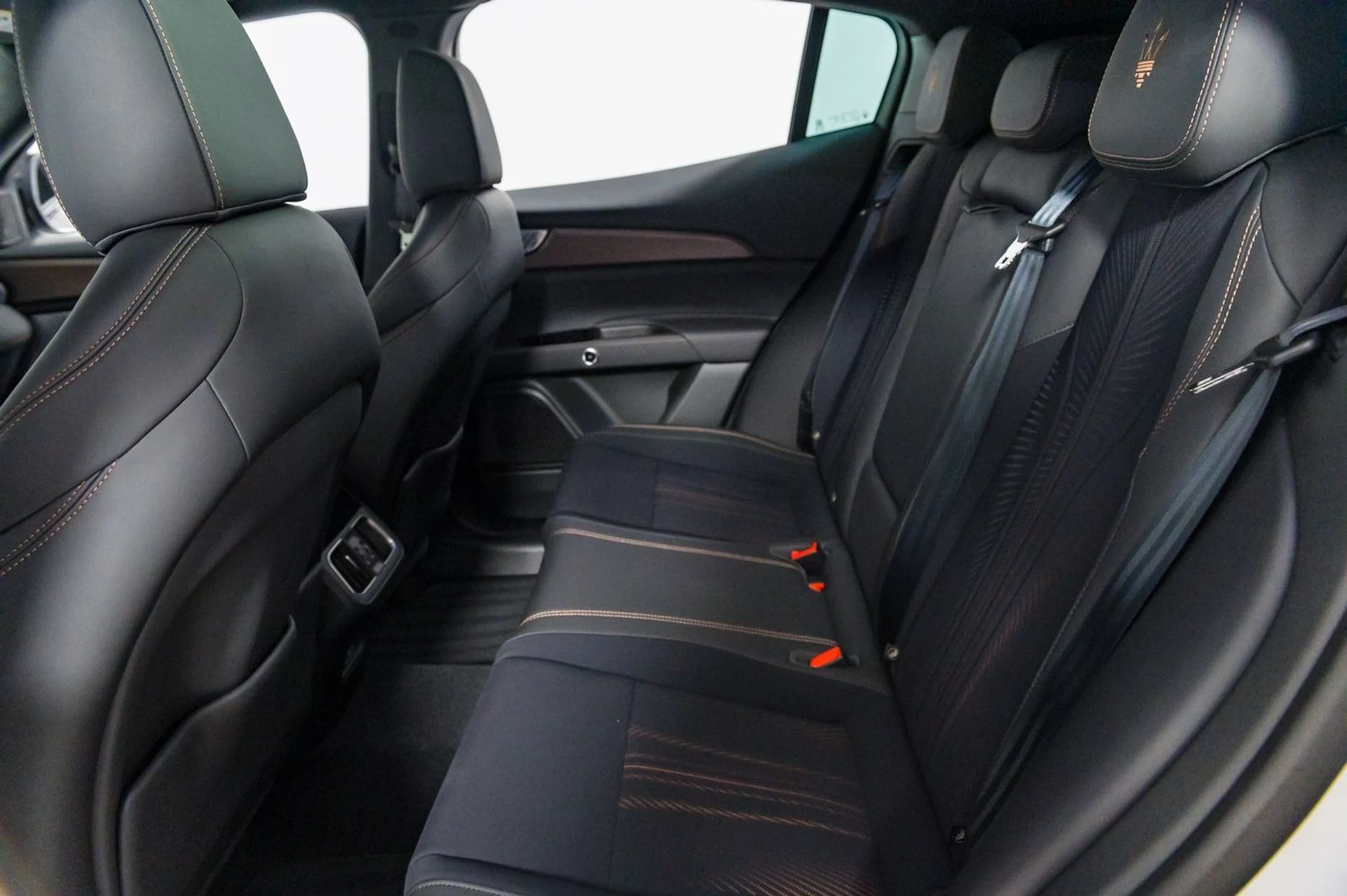 mph021_2329655391_dabf73d6d0e04ccf8dc99d5bcc992e3a_54092c9bc7