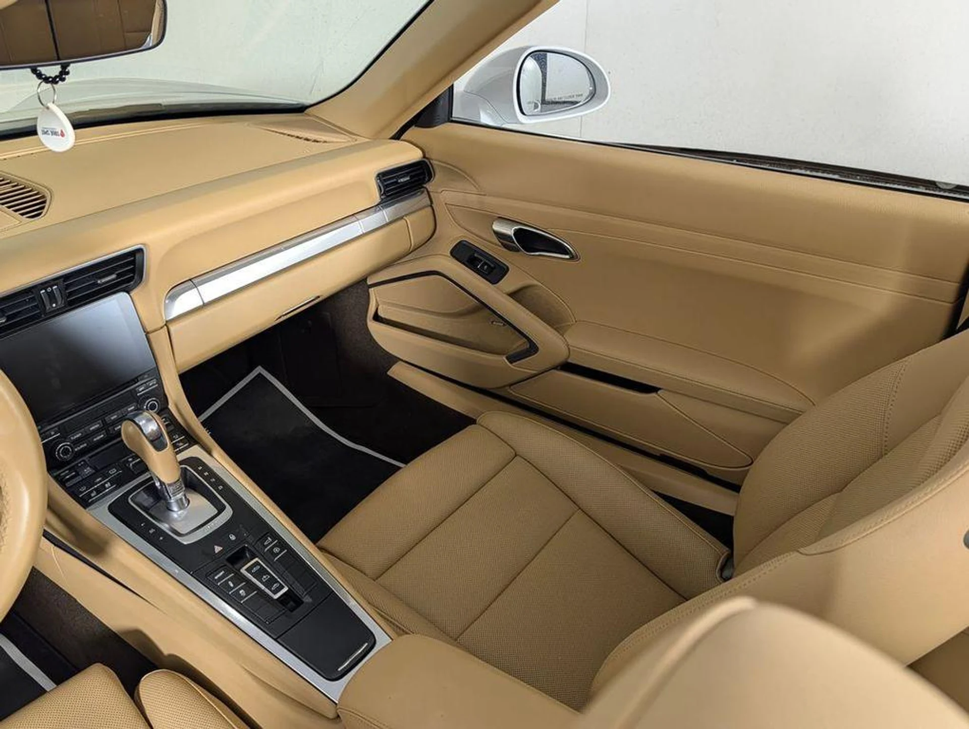 mph021_2338299636_Nn_Y8i180ua_V_LCQ_8j8_W25_Qe6_dc_5b4b078786