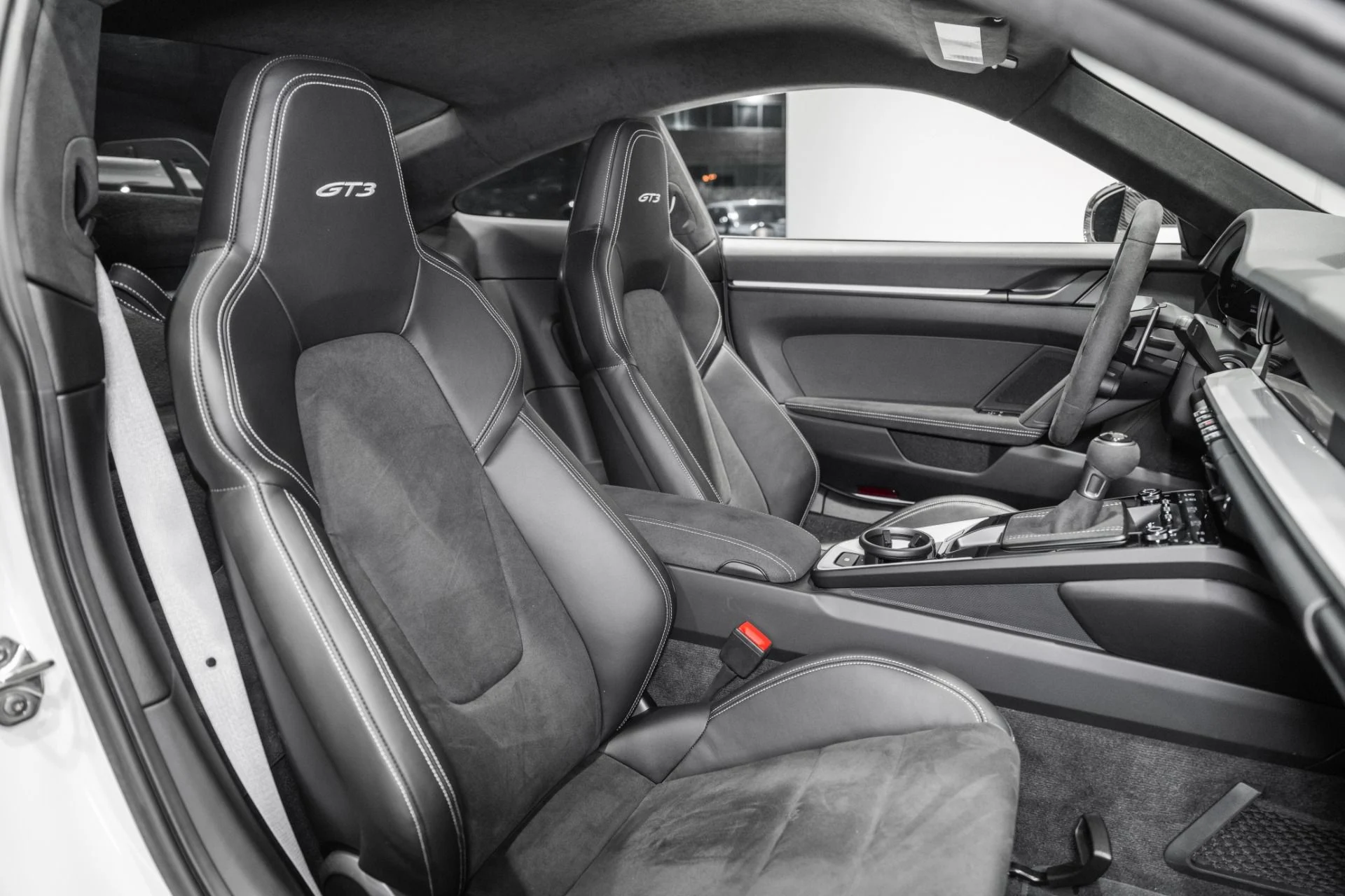 mph021_2340117055_Used_2022_Porsche_911_GT_3_1767714828_96c125c9f0