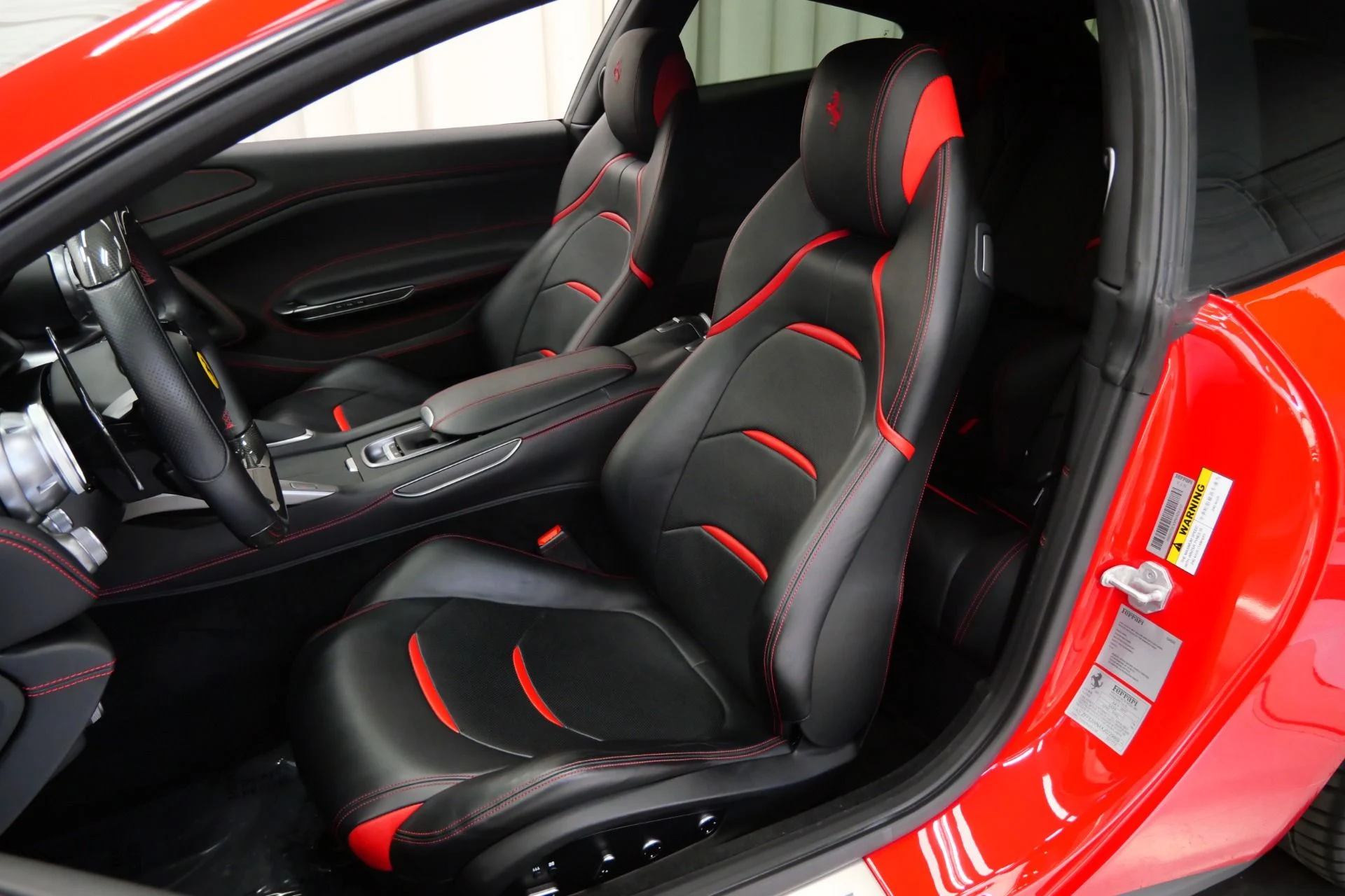 mph021_2351758247_Used_2018_Ferrari_GTC_4_Lusso_V12_1752852252_f58a677134