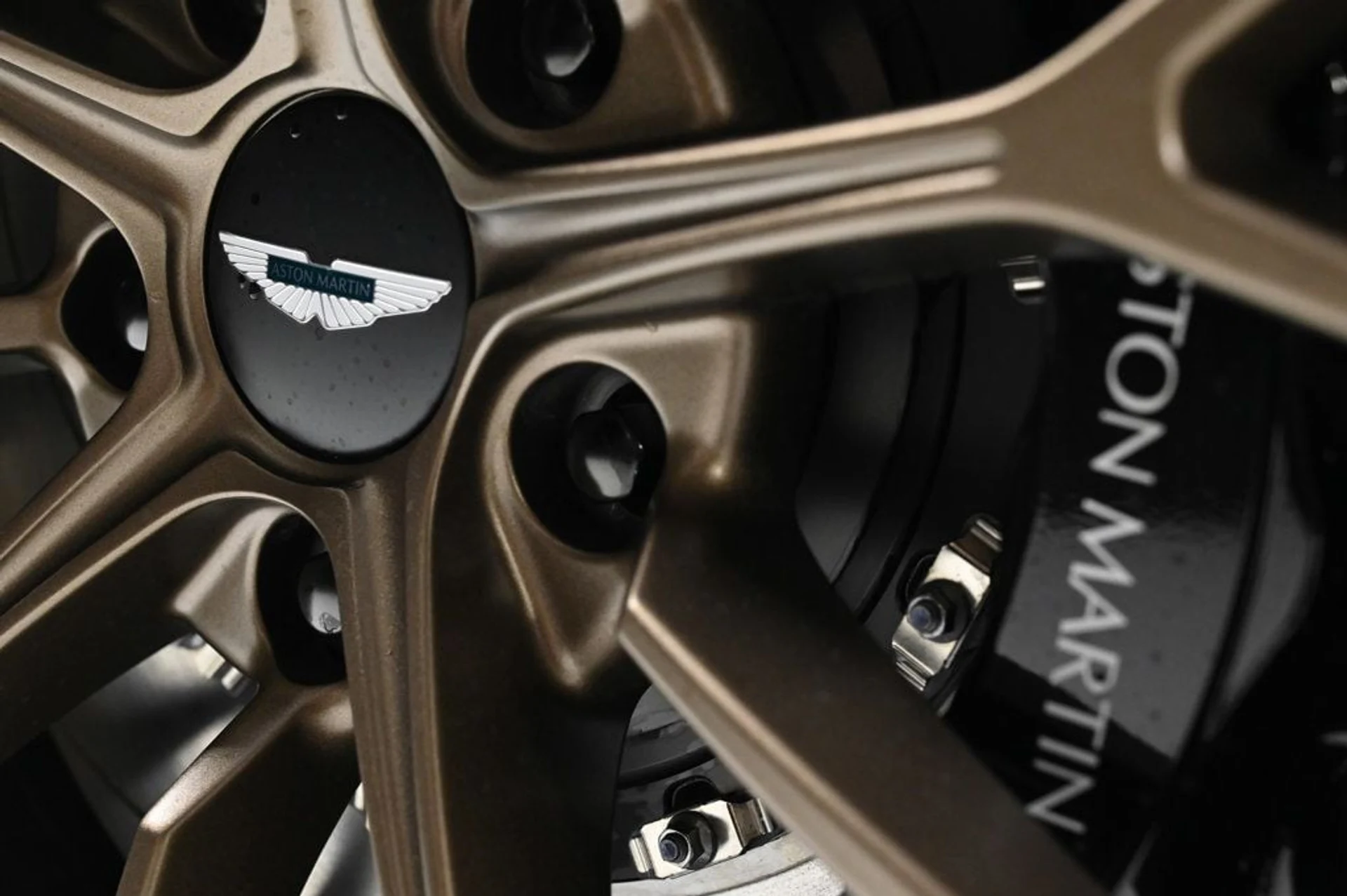 mph021_2360319173_new_2026_aston_martin_vantage_coupe_11350_22900896_21_1024_5fd048feb4