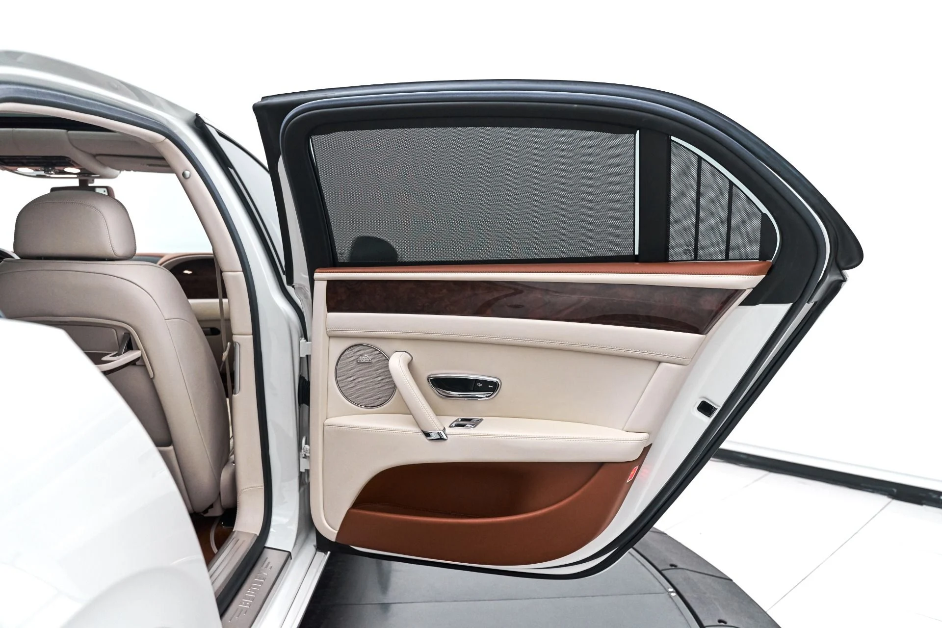 mph021_2364820740_Used_2015_Bentley_Flying_Spur_V8_1615575338_442ac4f5a2