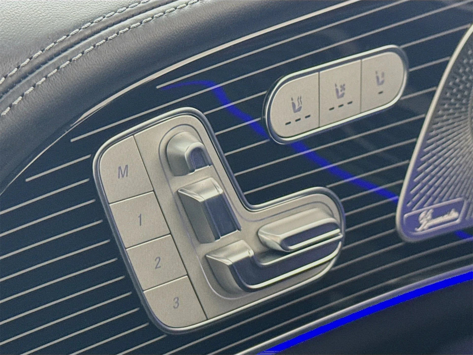 mph021_2366236051_47b475a2816dec17d59b144a3963822fx_e9dd48486c