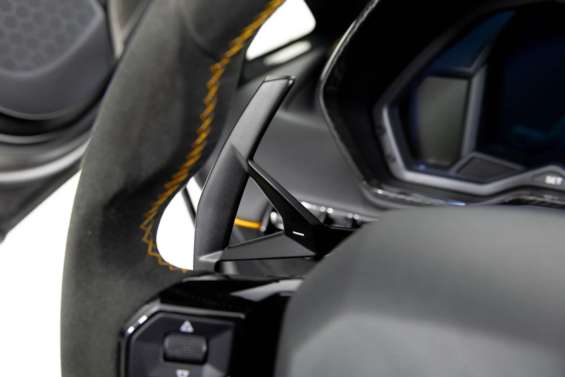mph021_2369959010_Used_2020_Lamborghini_Aventador_SVJ_1759430106_dc51e32e70