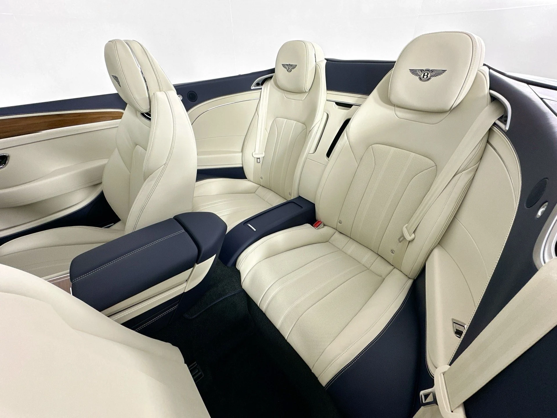 mph021_2373532424_22_983c325934