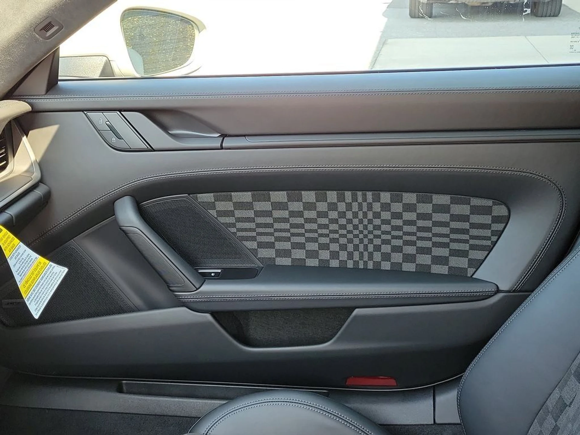 mph021_2373576395_22_1aa06d0955