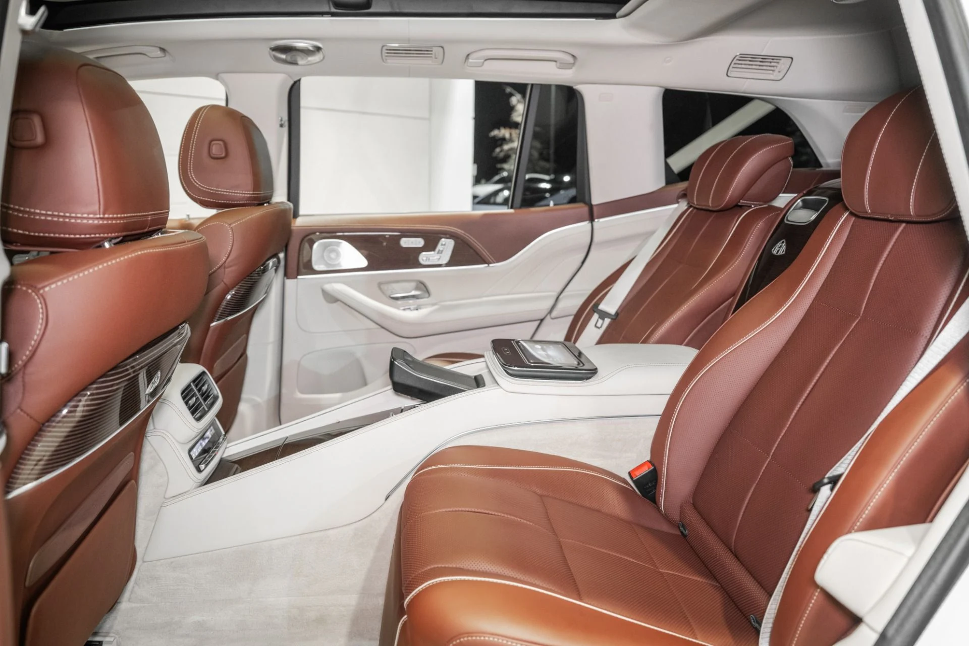 mph021_2373705202_Used_2022_Mercedes_Benz_GLS_Maybach_GLS_600_1761673208_debcd8584e