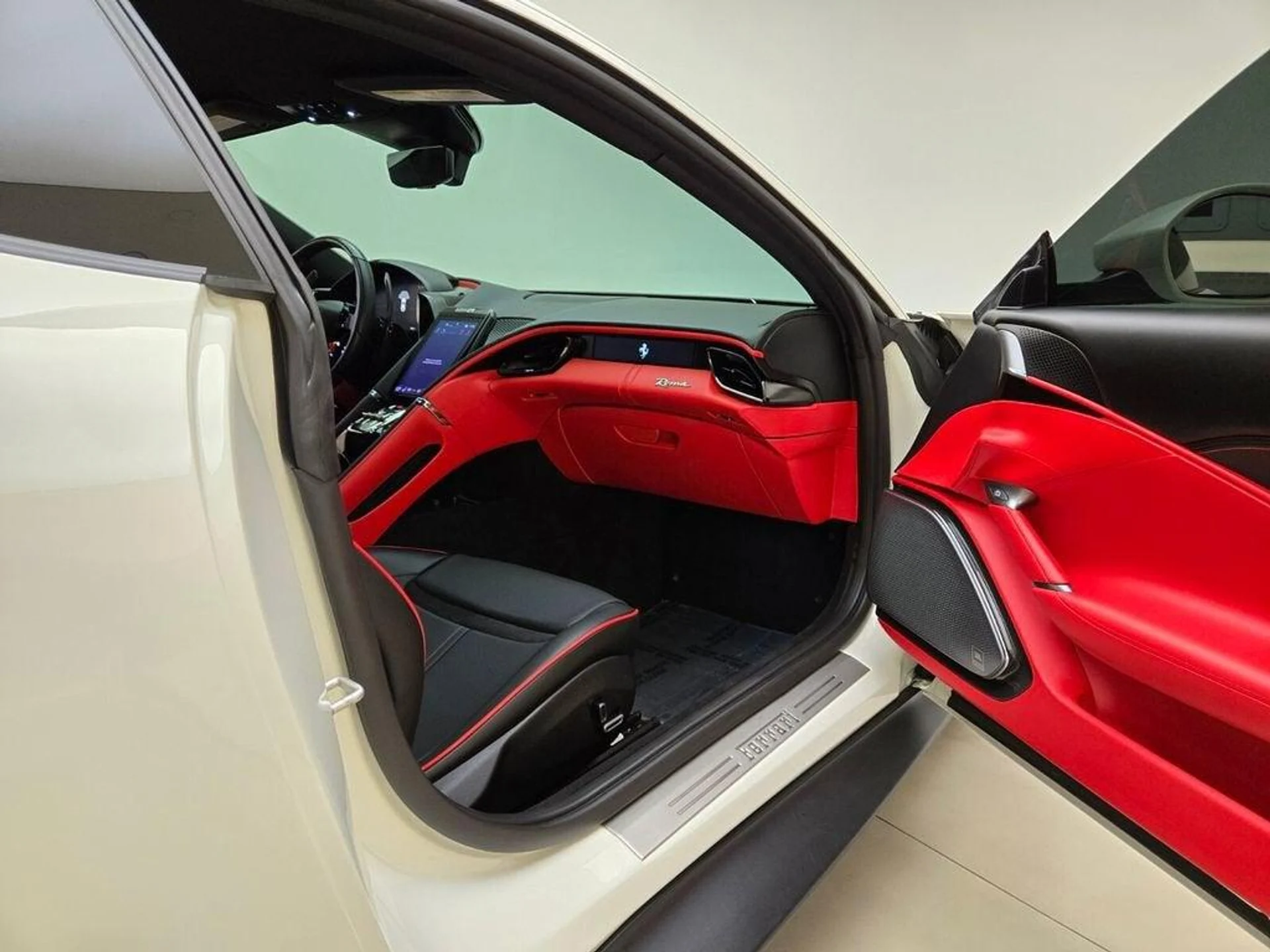 mph021_2374712562_Used_2024_Ferrari_Roma_1775723867_485b92947f