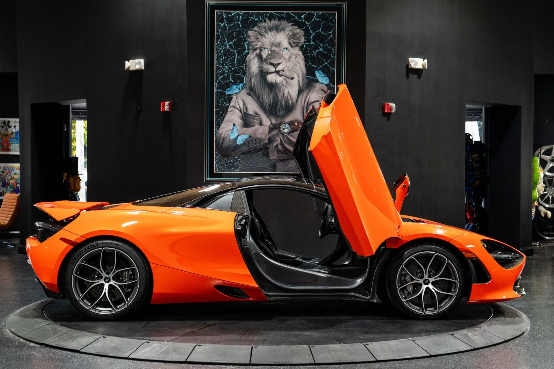 mph021_2376773511_Used_2019_Mc_Laren_720_S_Spider_1767641702_1f66b5e57e