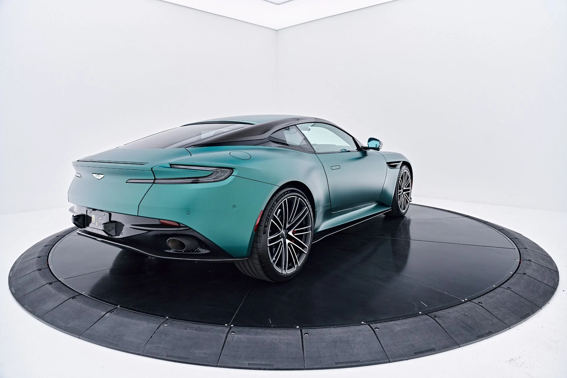 mph021_2378311691_Used_2024_Aston_Martin_DB_12_1784769371_07afbedf63