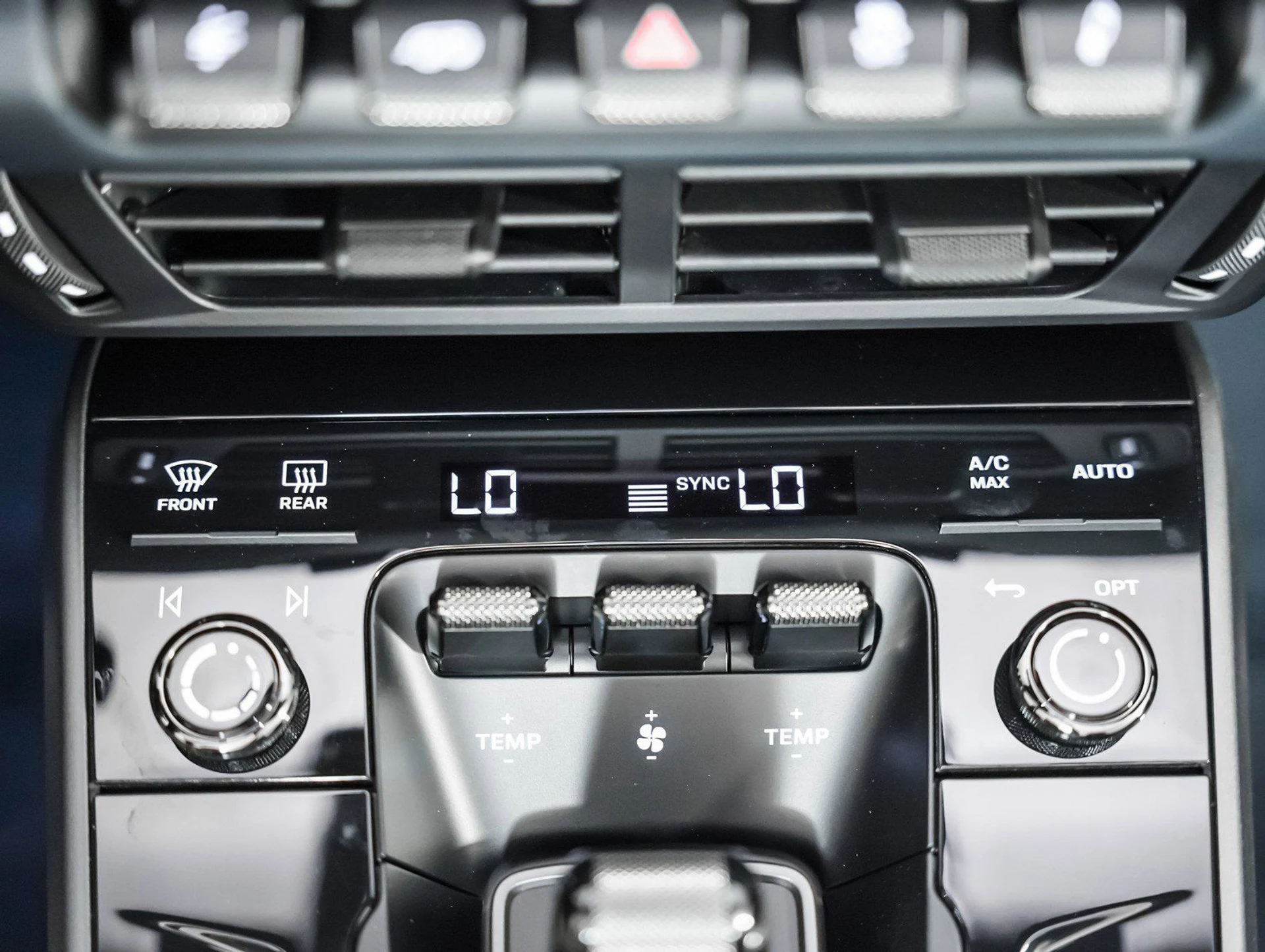 mph021_2387365738_595244c6a271a4a2aa28fc6421eb83e7_c7565b9407