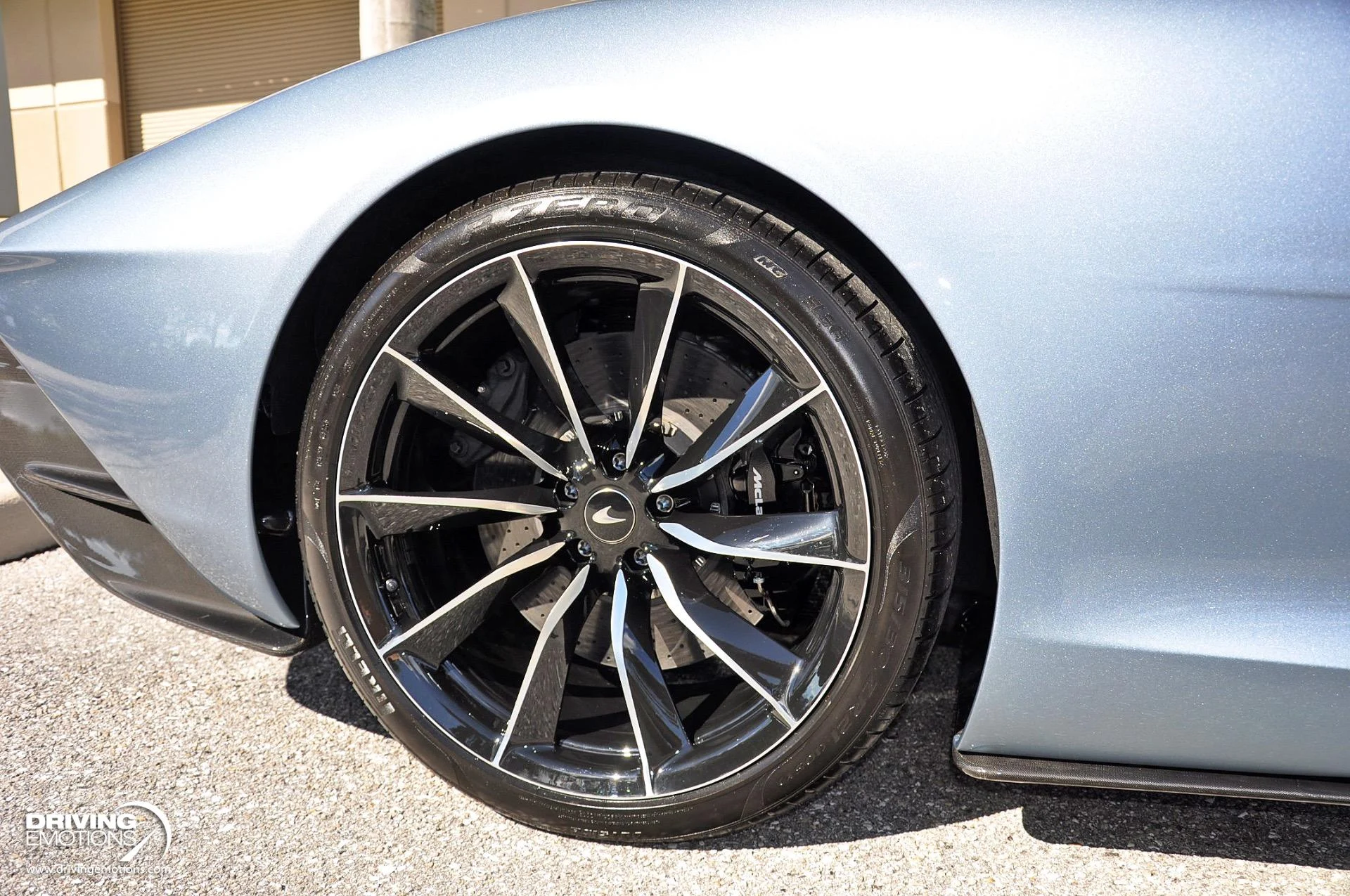 mph021_2388810815_821_p22_l_17c653529e