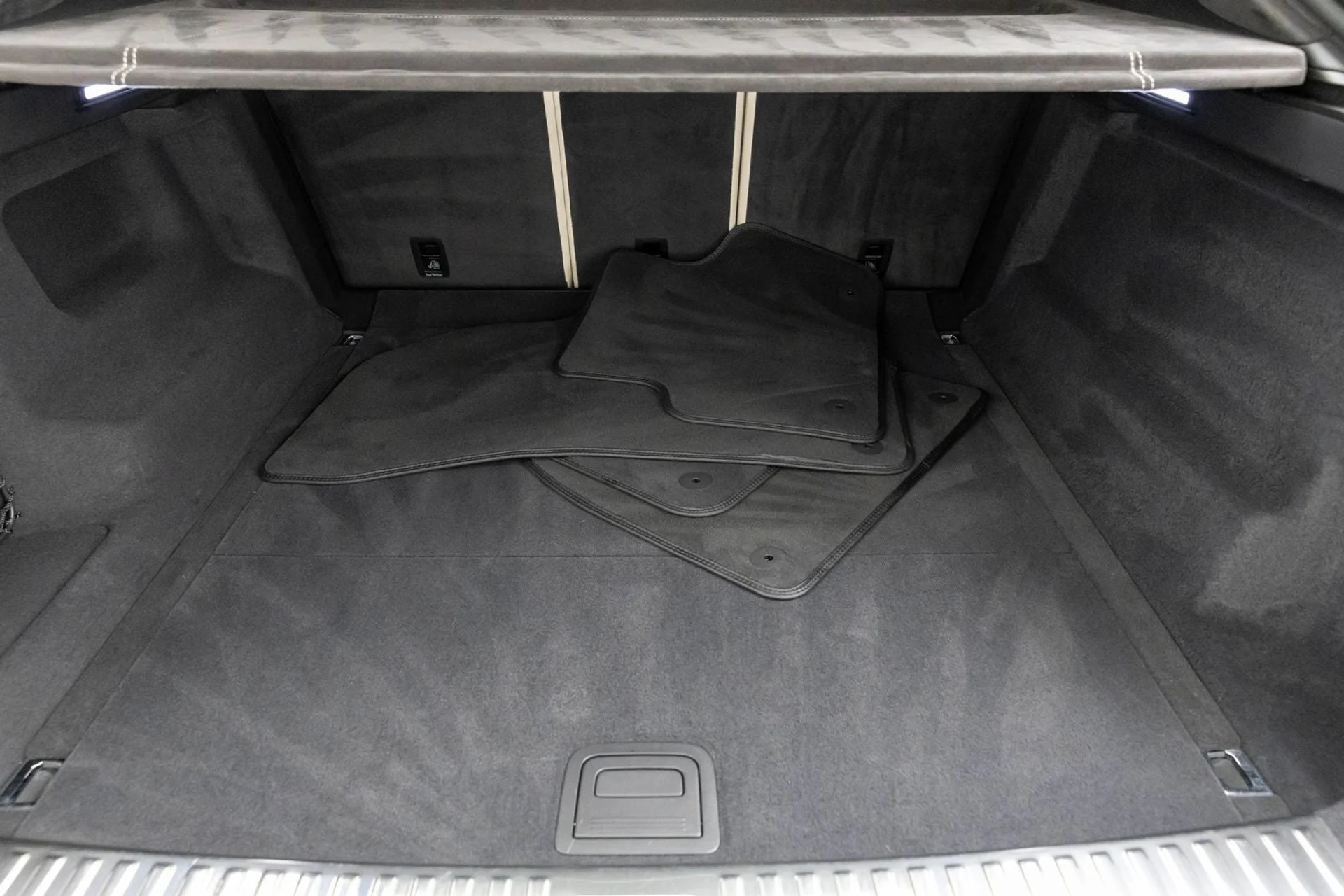 mph021_2391835004_22_f27b2a5e8a