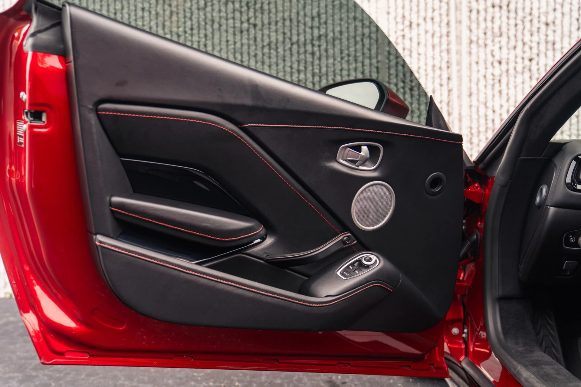 mph021_2393540641_Used_2019_Aston_Martin_Vantage_Painted_Hyper_Red_1790717746_d1381a70ff