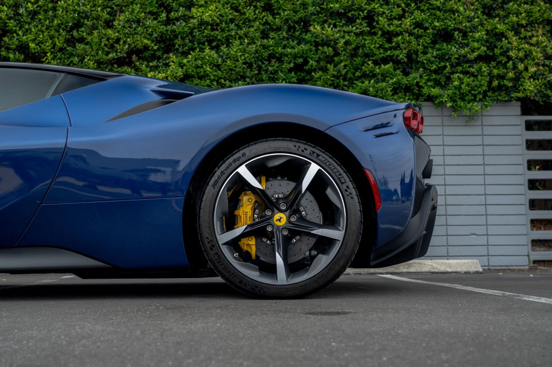 mph021_2394650576_Used_2023_Ferrari_SF_90_Stradale_1759957430_c2cca697ca