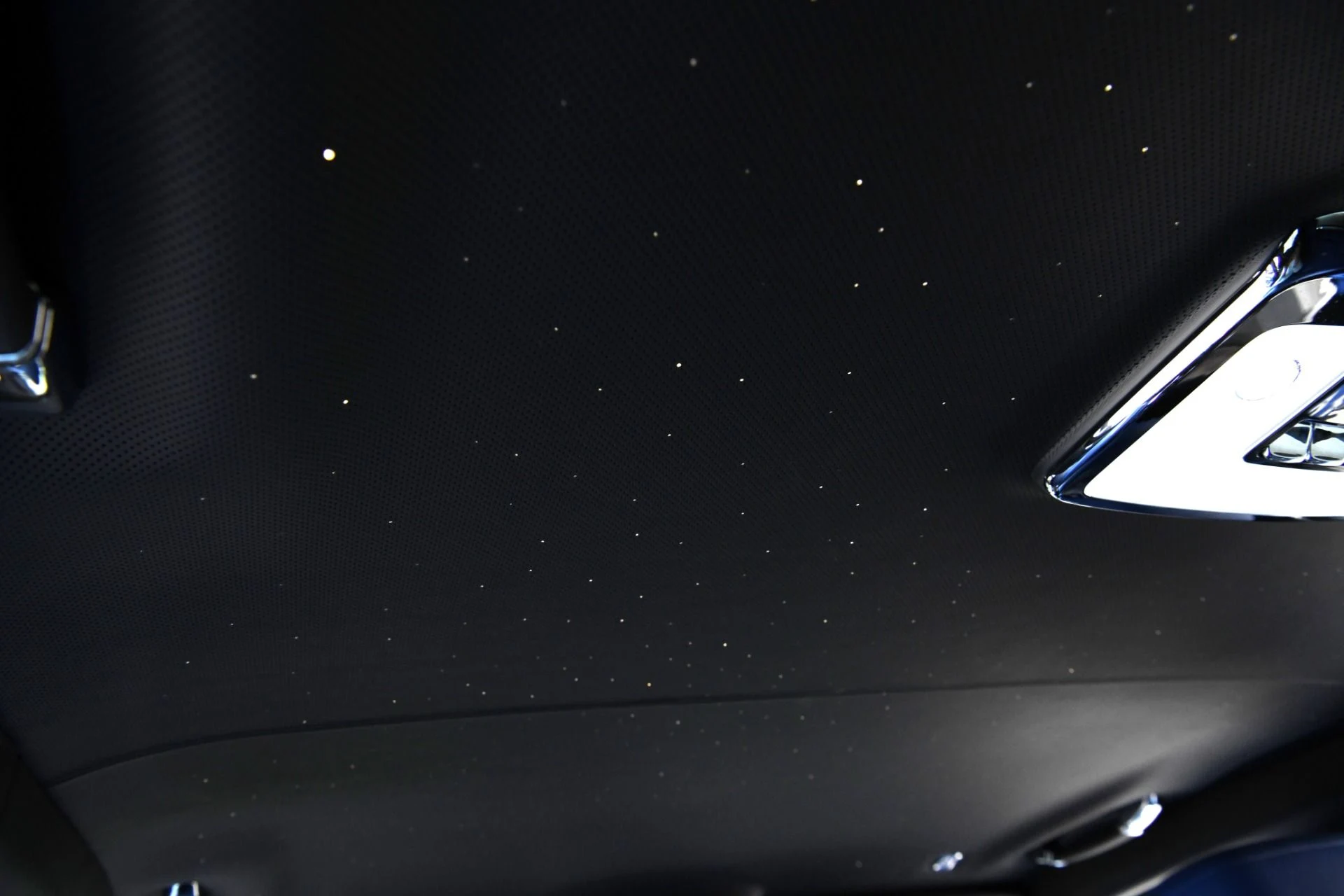 mph021_2397704447_11928_p23_l_93e84904f6