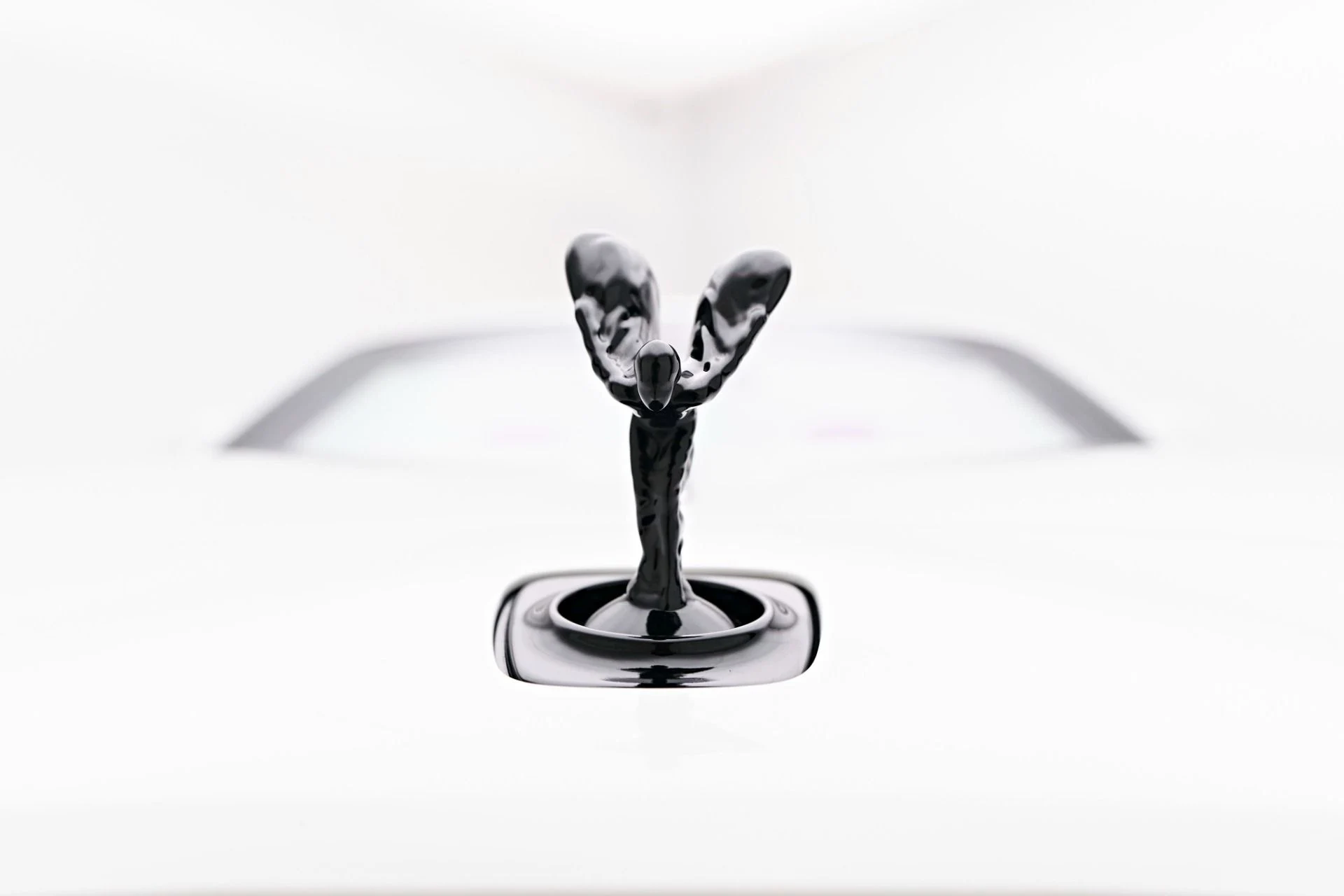 mph021_2403043981_Used_2018_Rolls_Royce_Dawn_Base_1722633895_8764da36c6
