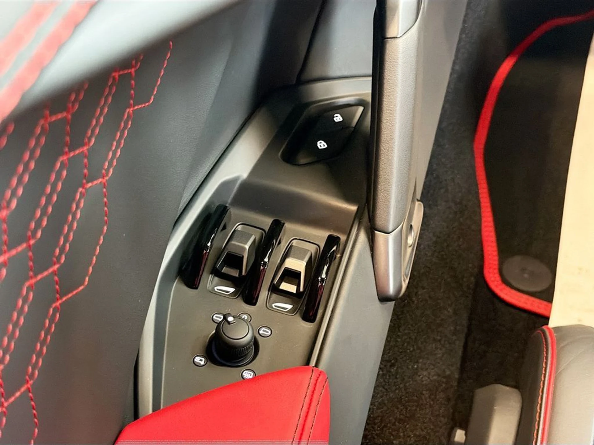 mph021_2405567912_45b7cec79cb4b20050930eb4f958b944x_92b07b93cc