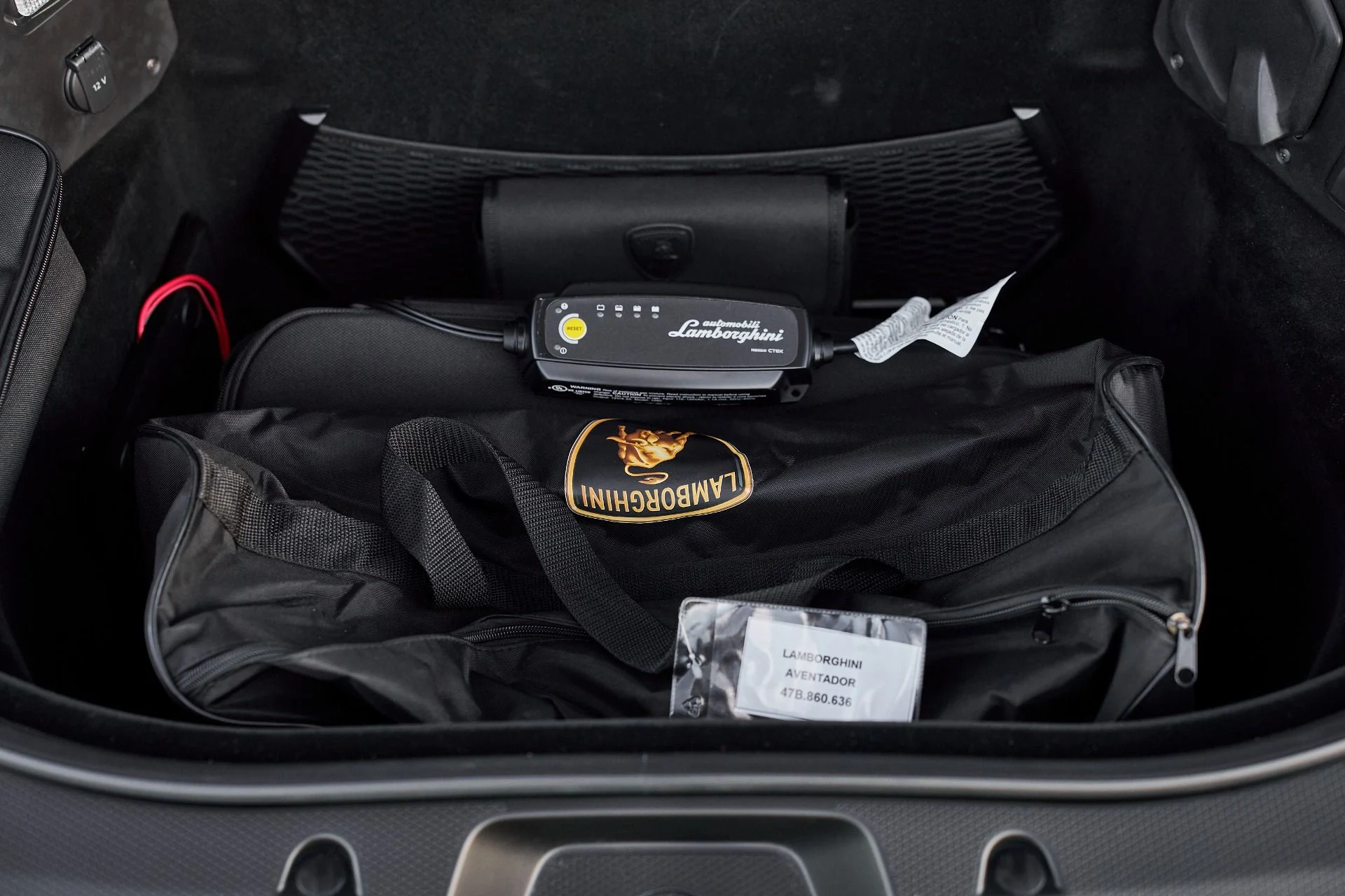 mph021_2407809070_Used_2024_Lamborghini_Revuelto_1763604708_9bb30d1a0f