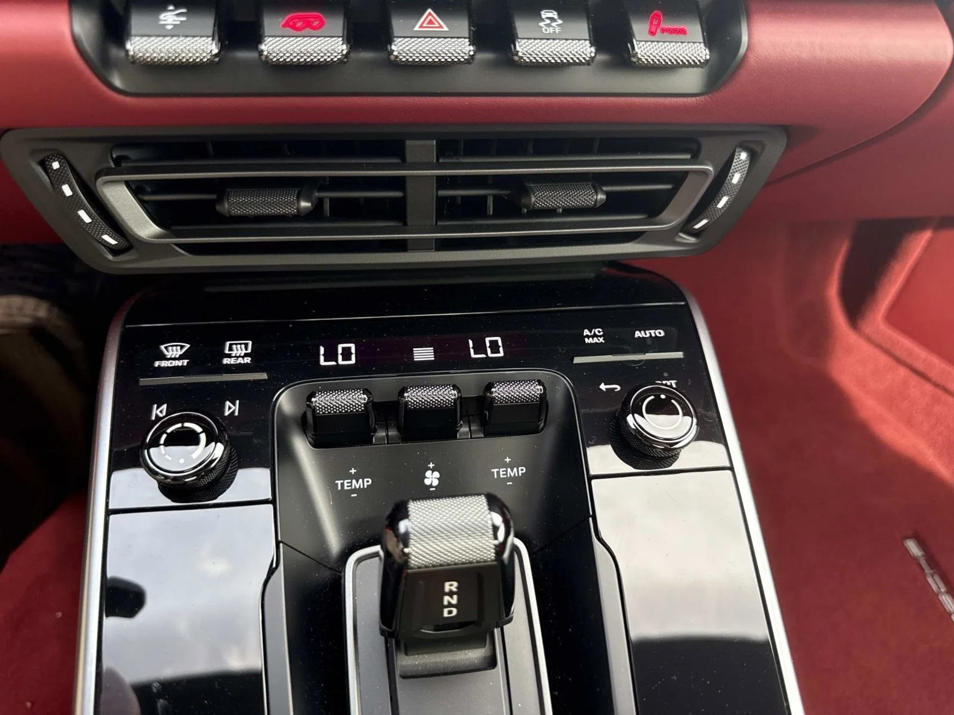 mph021_2412398612_b31bc475ac248612731d81ecbc5b135bx_2dcf26ef68