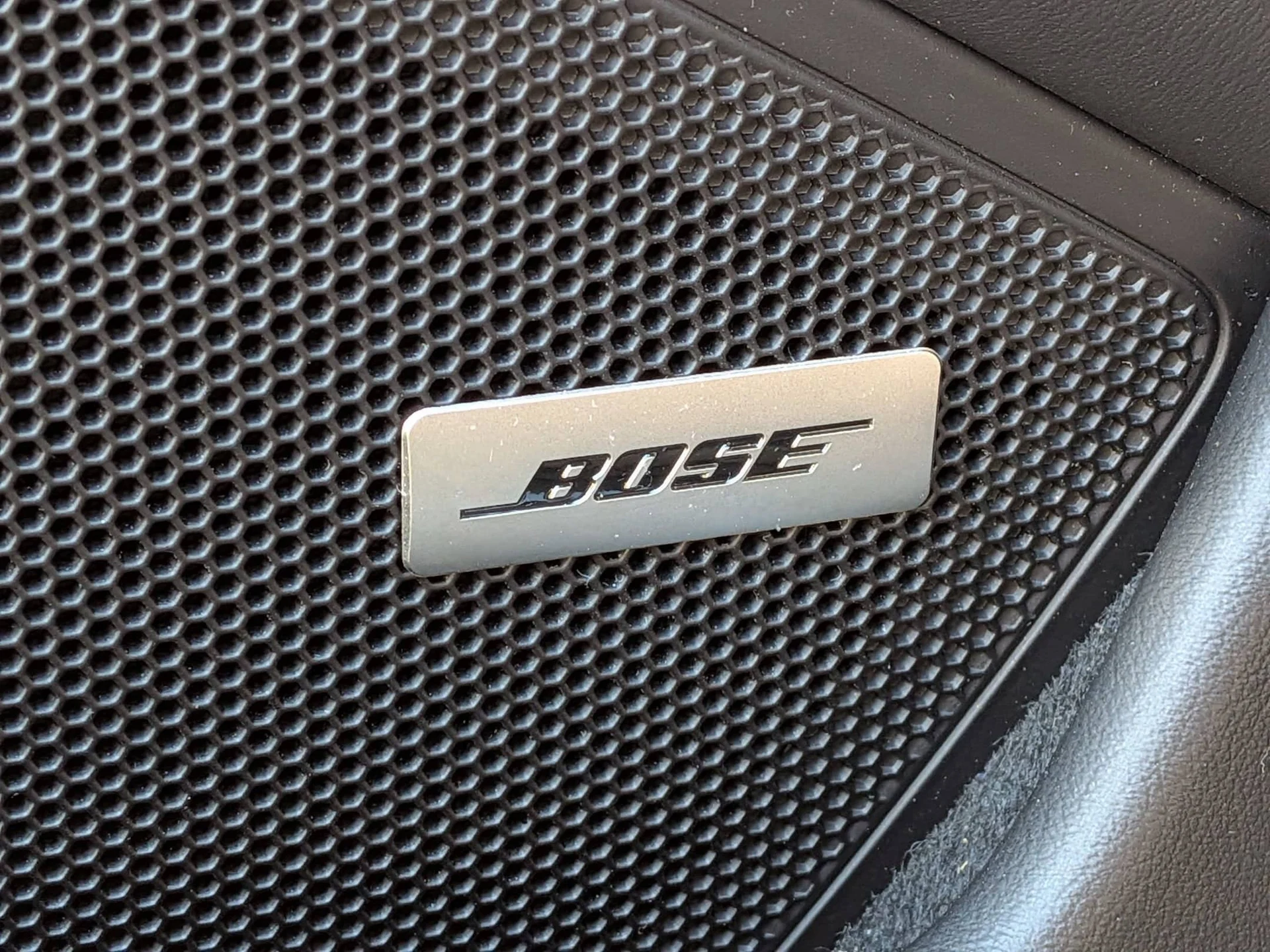 mph021_2414152706_e01881dd5b0f904ecf6335b475e7e64bx_3b1a0e77d4