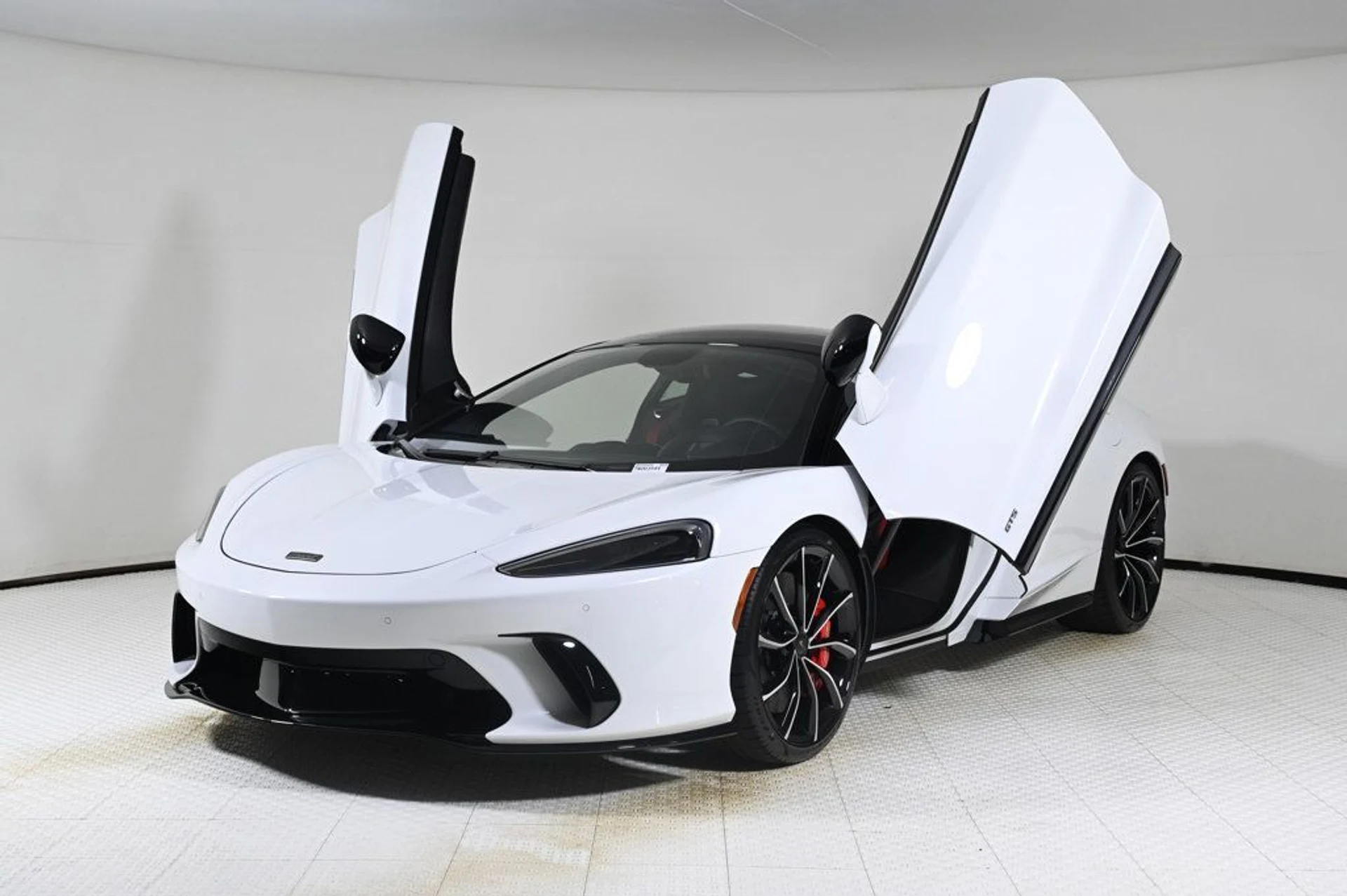 mph021_2414216065_new_2026_mclaren_gts_techluxcoupe_11350_22972747_22_1024_17d05420f3