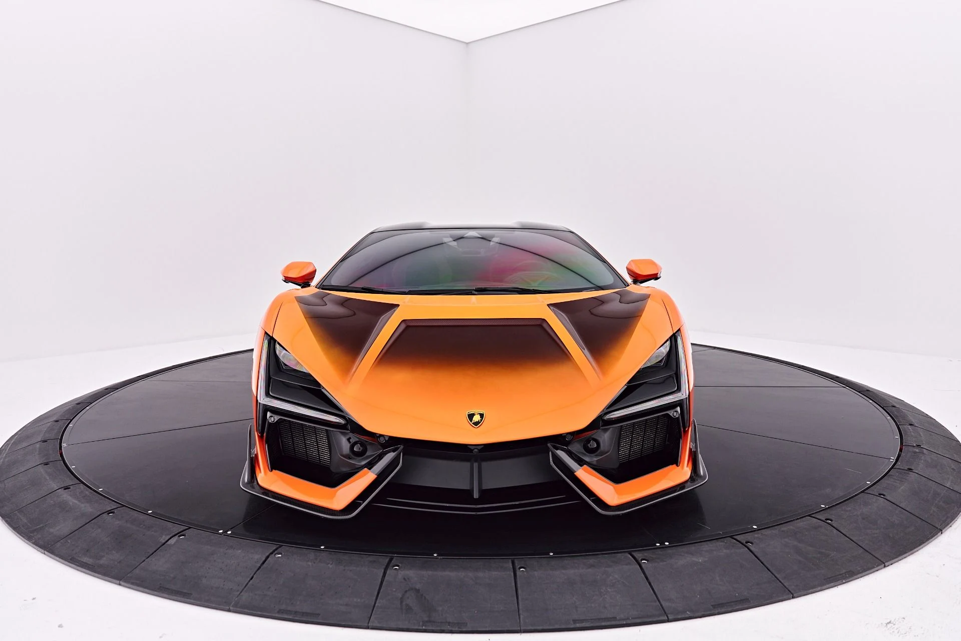 mph021_24142669_Used_2025_Lamborghini_Revuelto_Base_1786151767_1d3d43f4cc