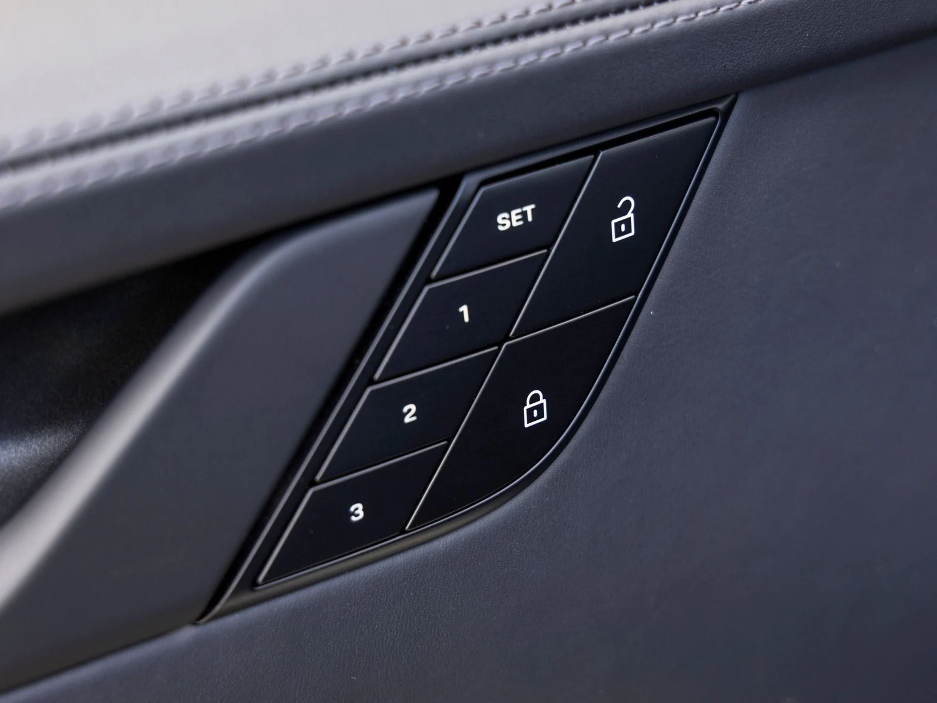 mph021_2418860111_22_68bb2a5cb2