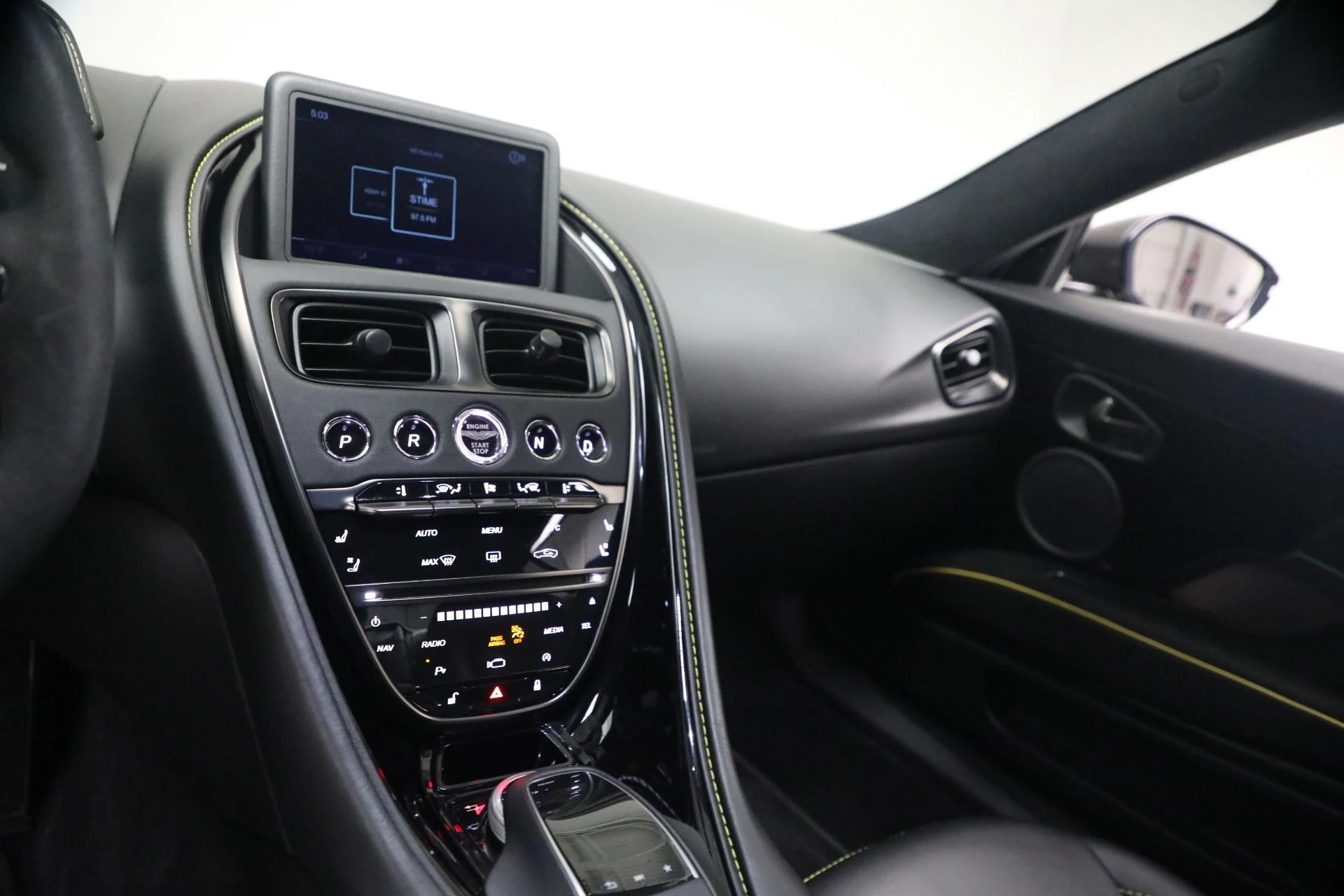 mph021_2424151861_Used_2019_Aston_Martin_DBS_Superleggera_1766529169_d6471862a0