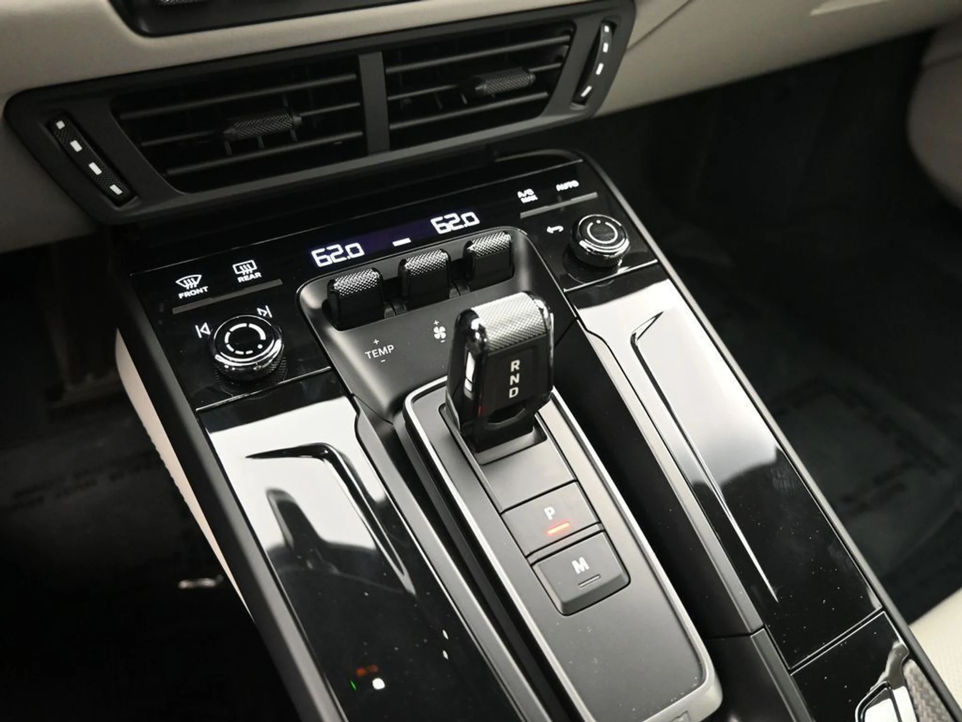 mph021_2424558686_05dc4b4e03b9a711521663ef046a7dd3_3cb00eae0d