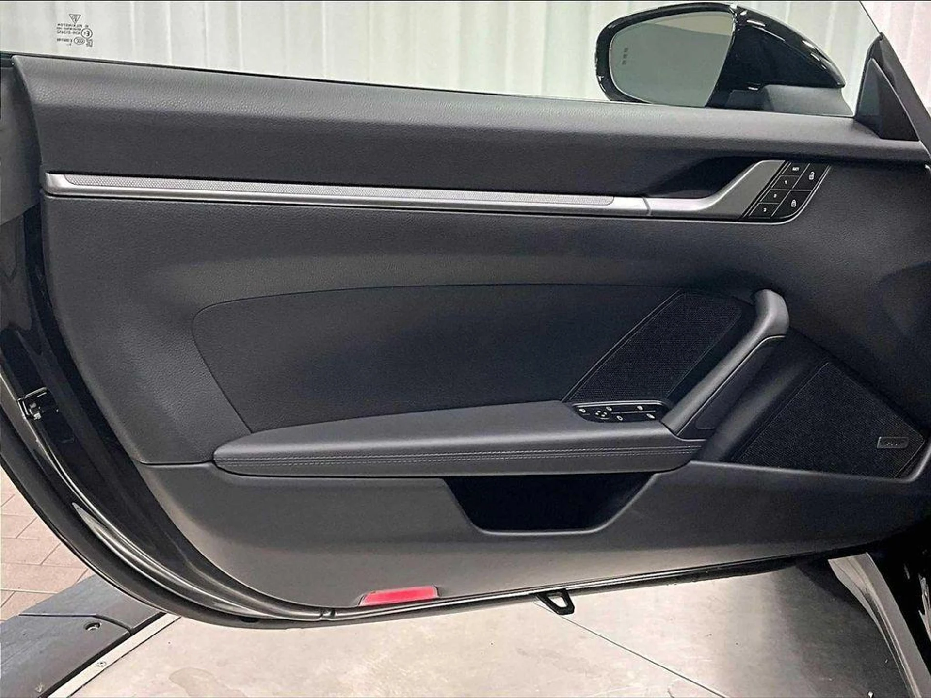 mph021_2428402772_B9_Y8i1_Yc_L0_Xp_Irhr_3_B_Bc8_p_M7_I_7b5faa146e