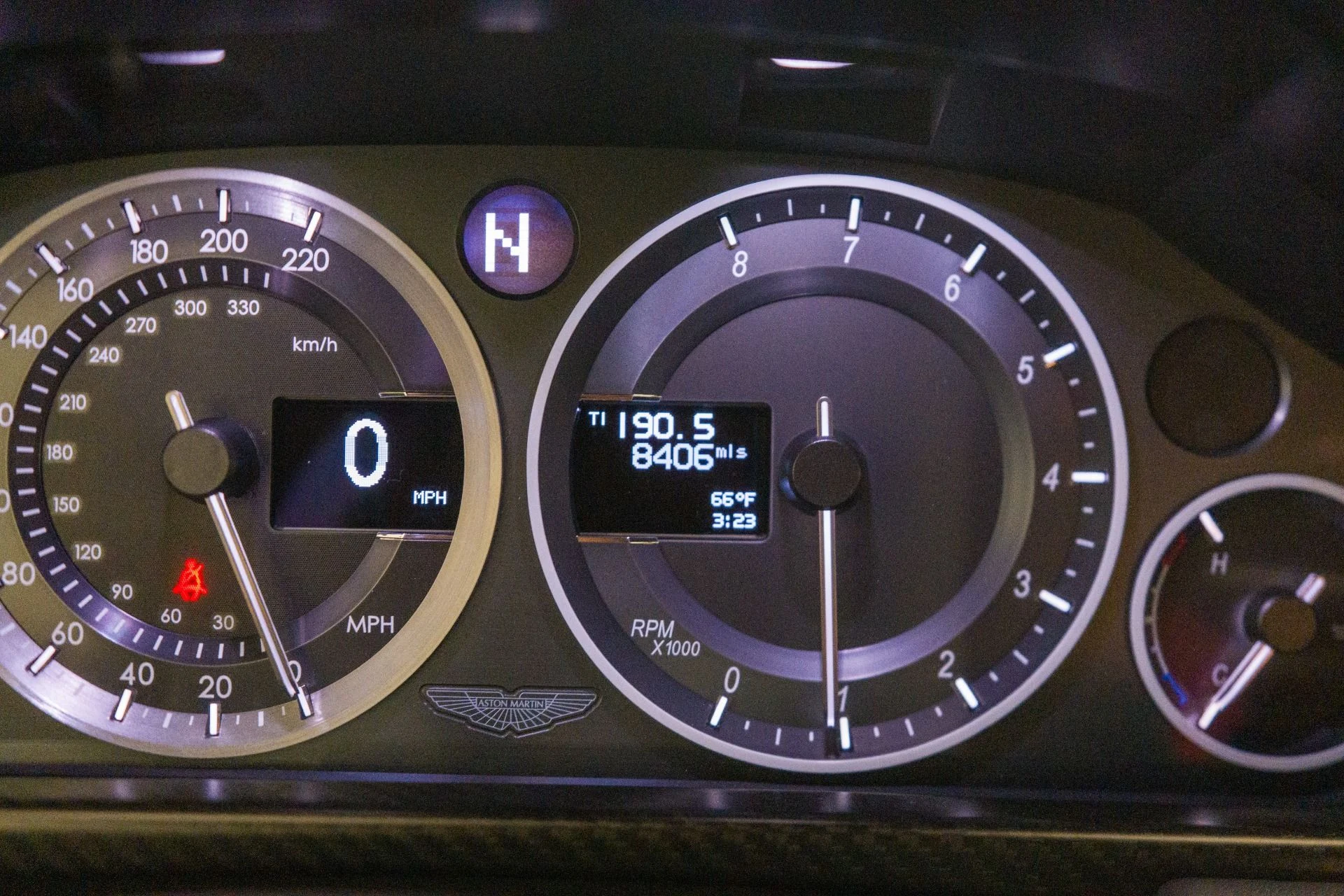 mph021_2434783411_Used_2017_Aston_Martin_Vantage_V12_S_7_Speed_Manual_Highly_Unusual_Spec_Gorgeous_1772489641_68fe793831