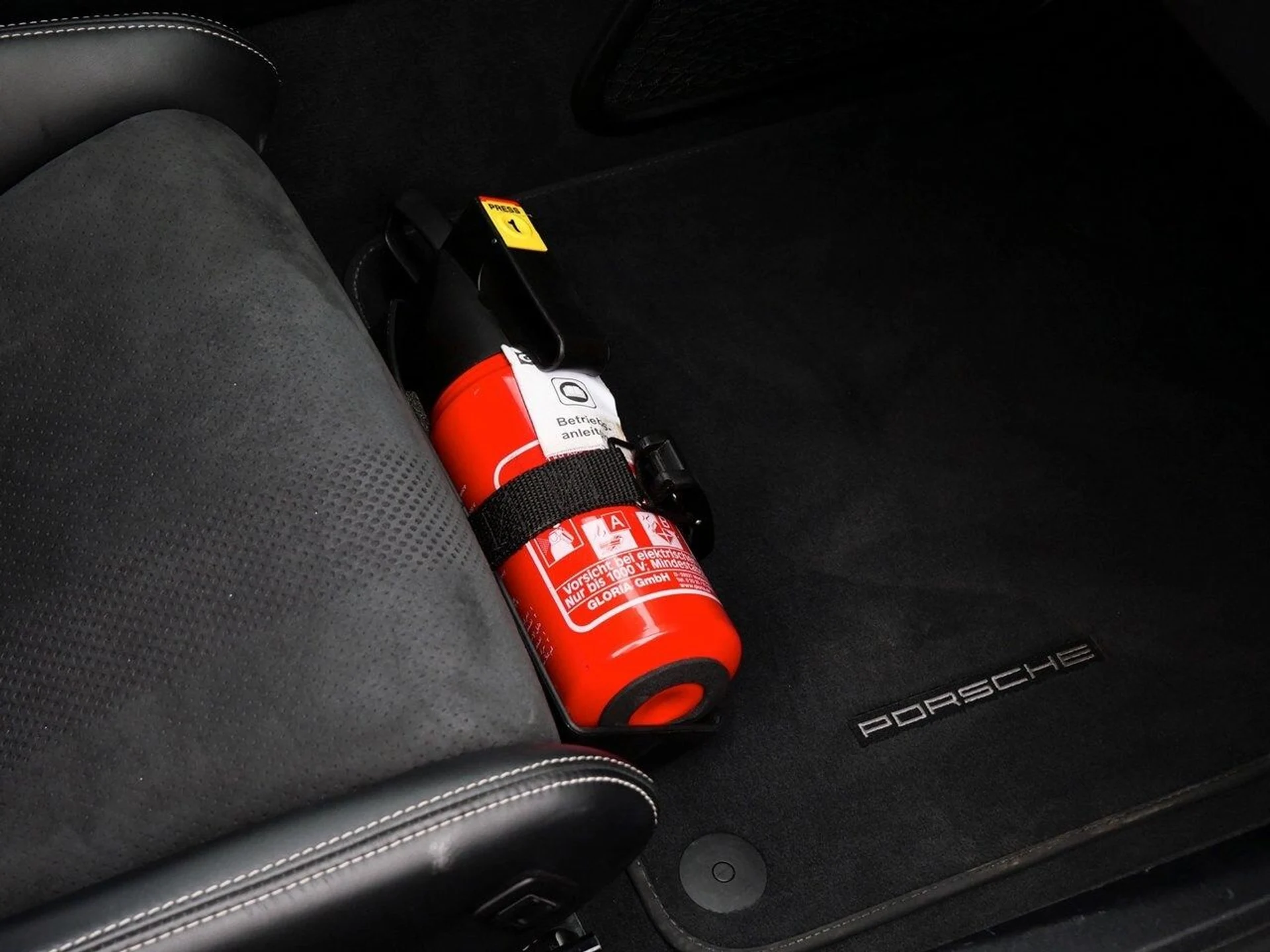 mph021_2435879511_e7bb2d31b24b9f98f0a7e404d0f3962dx_01a3b39ce5