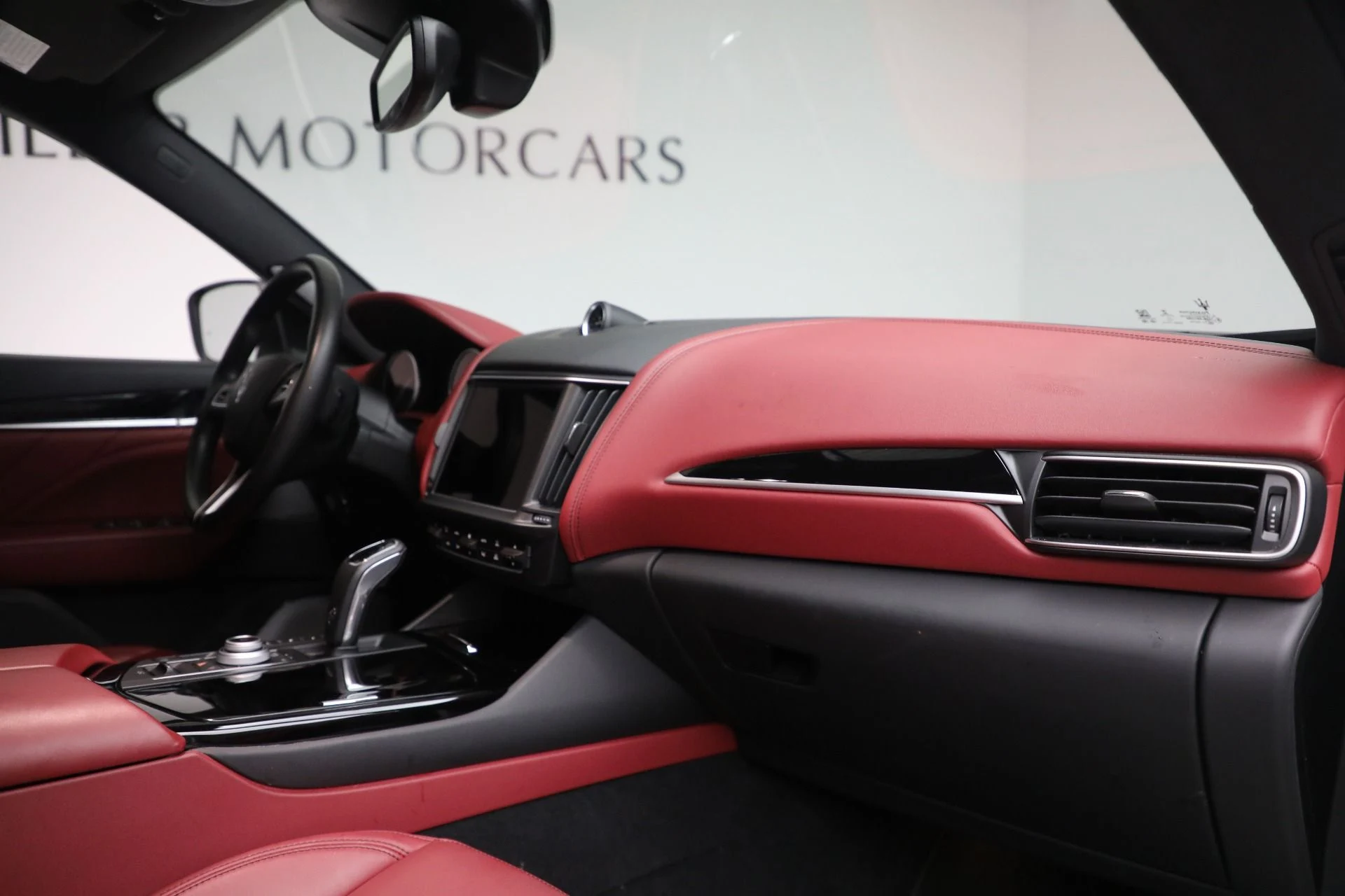 mph021_2448518471_Used_2022_Maserati_Levante_GT_2da31a44d3