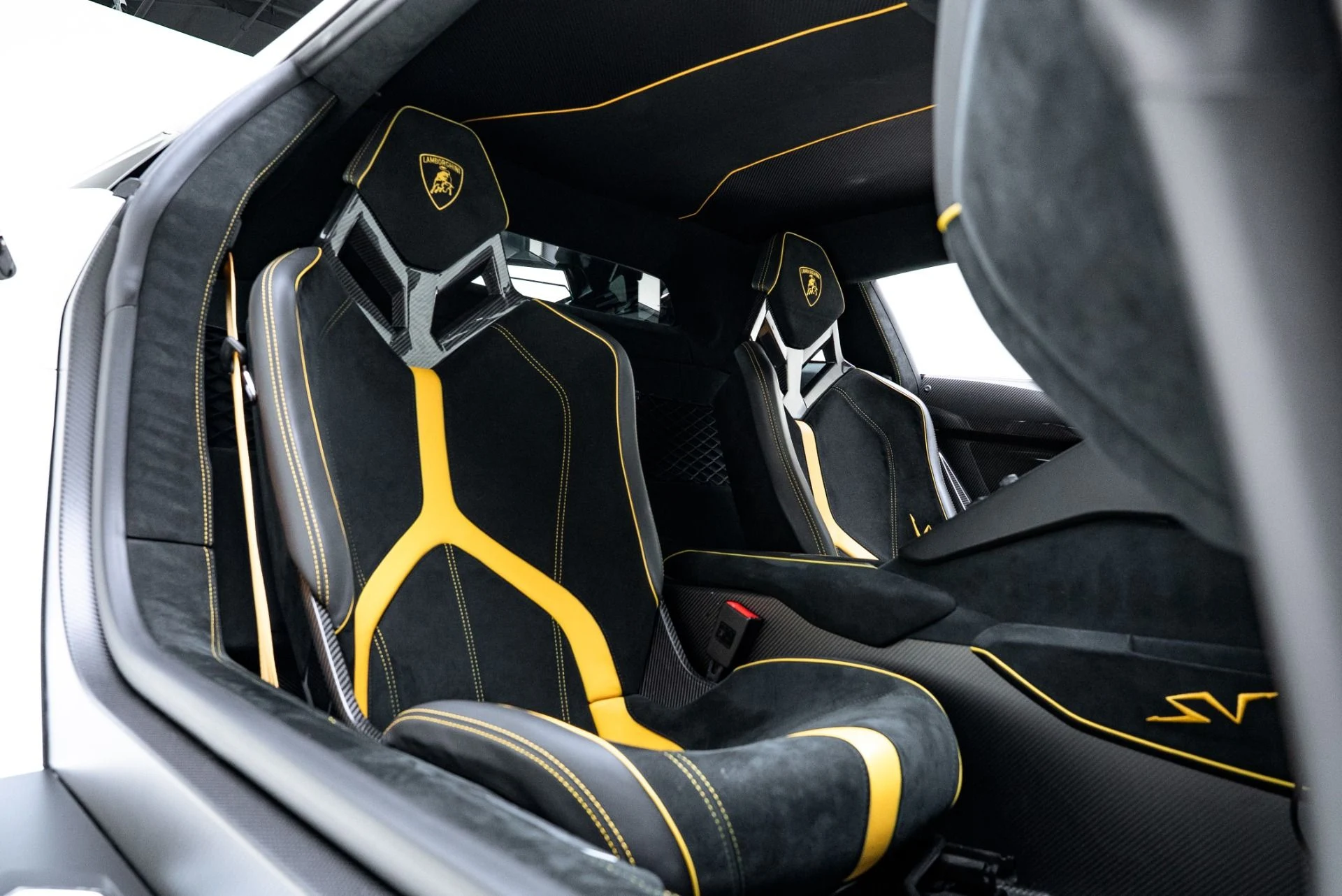 mph021_2454028697_Used_2016_Lamborghini_Aventador_SV_1775078140_5cef9f1df9