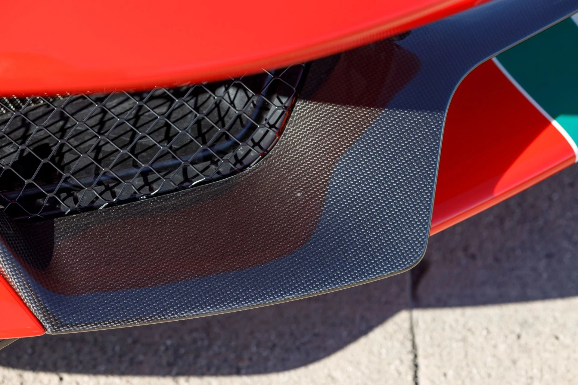 mph021_2456463923_Used_2020_Ferrari_488_Pista_1765914948_1a9c973a0d