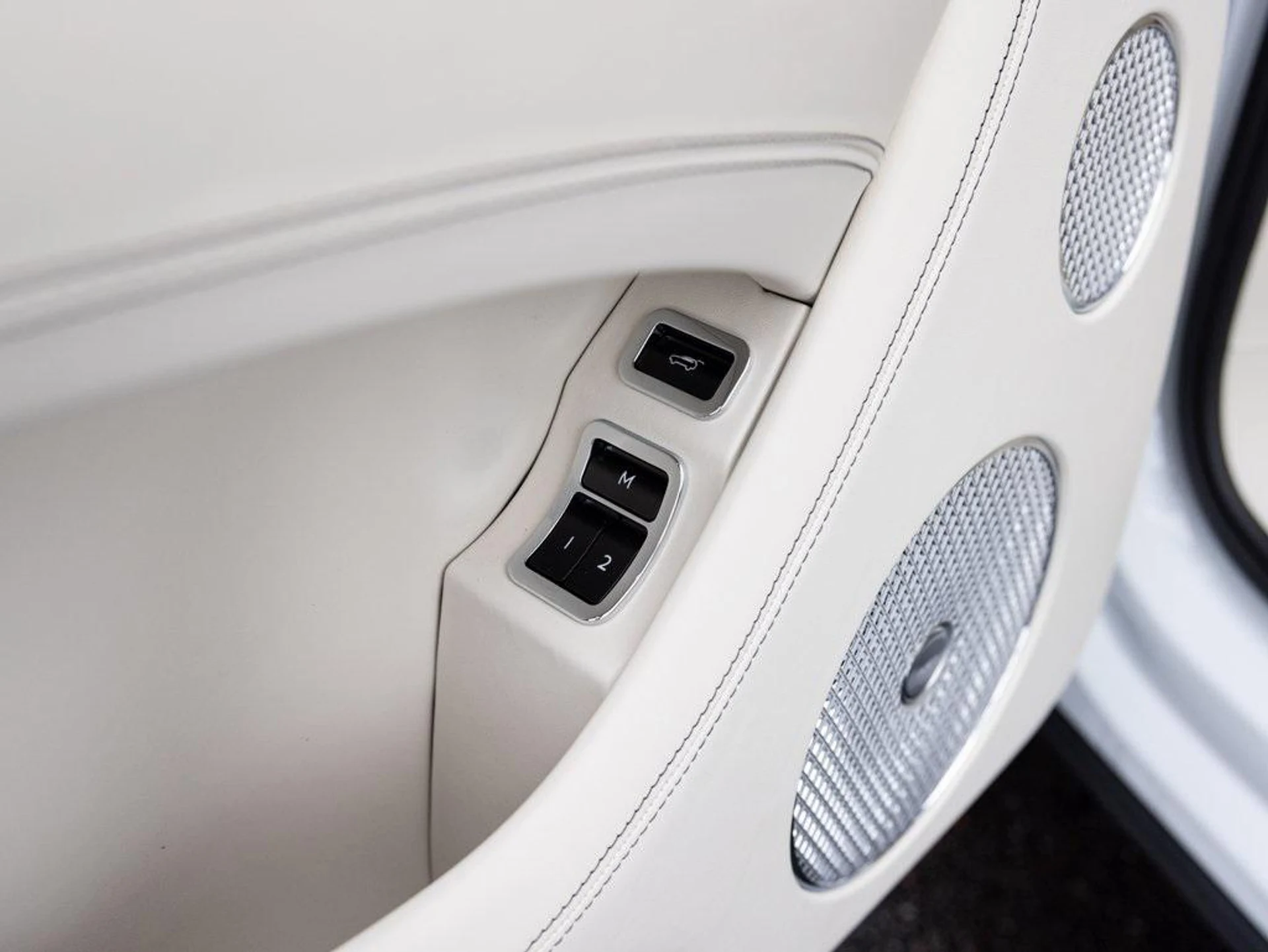 mph021_2460551413_403809831_67c233e46b5617b02de6363b_dd59a33880