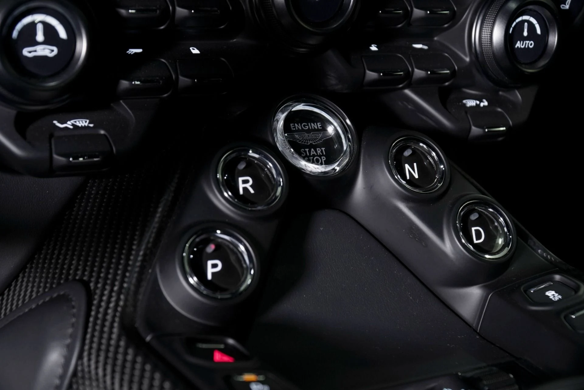 mph021_2465623569_Used_2023_Aston_Martin_Vantage_1770366808_d57ad17d70