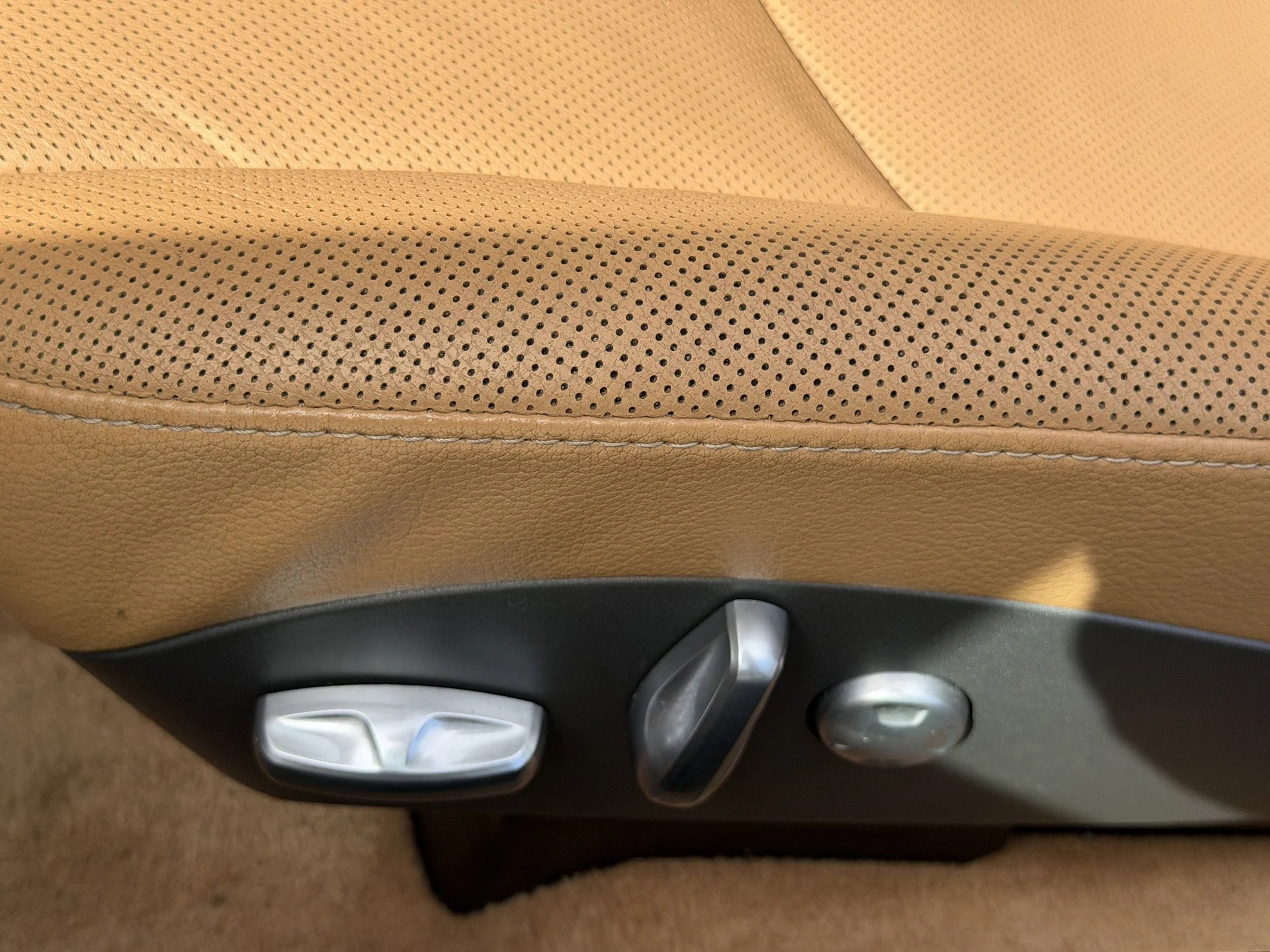 mph021_2466049659_21e75cc8c25b37e4b8531328495b7e4fx_83e4b3ac32