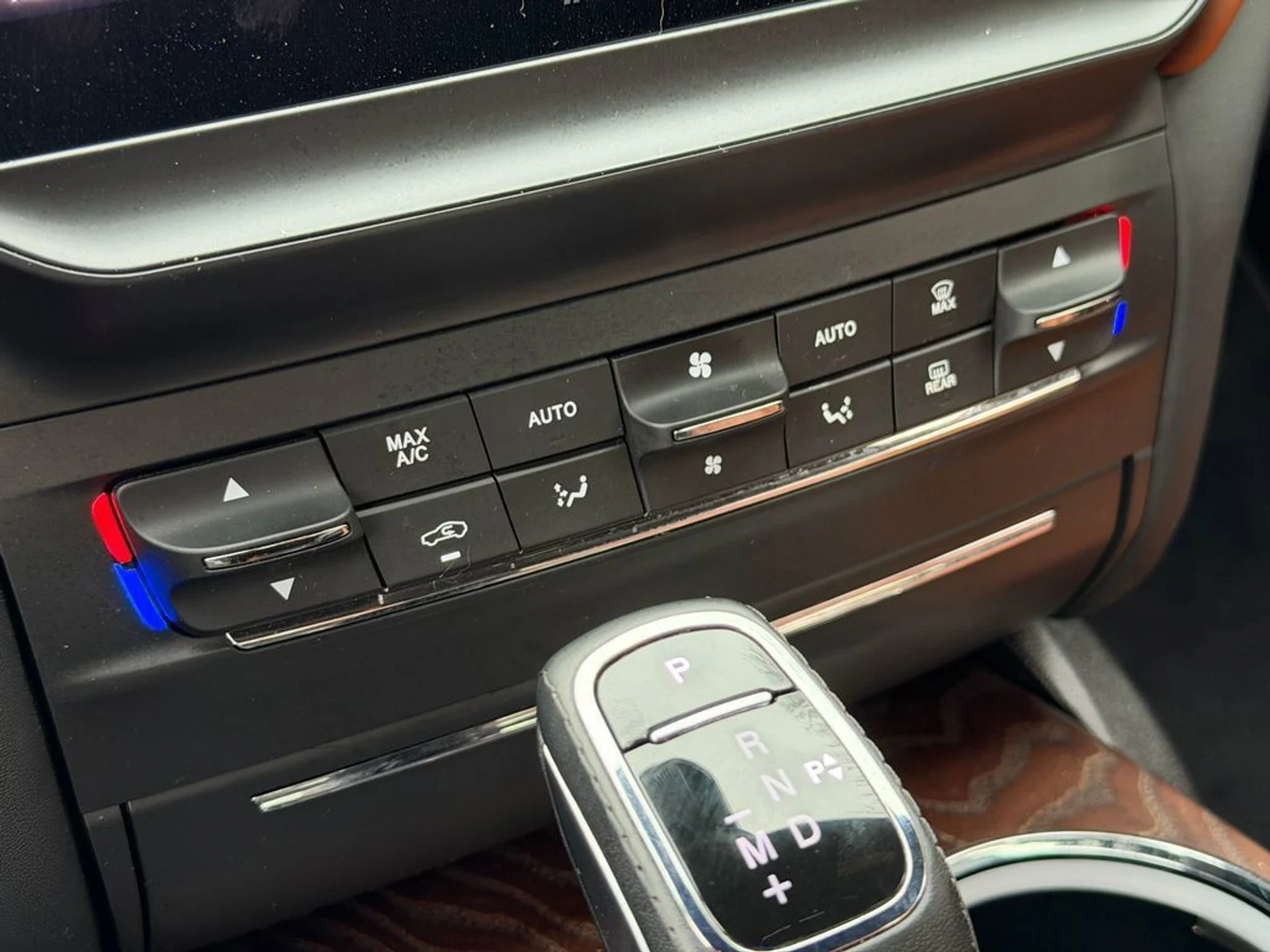 mph021_2470863055_79afb5b756ed4f03bc209397b162b2d9_e680685341