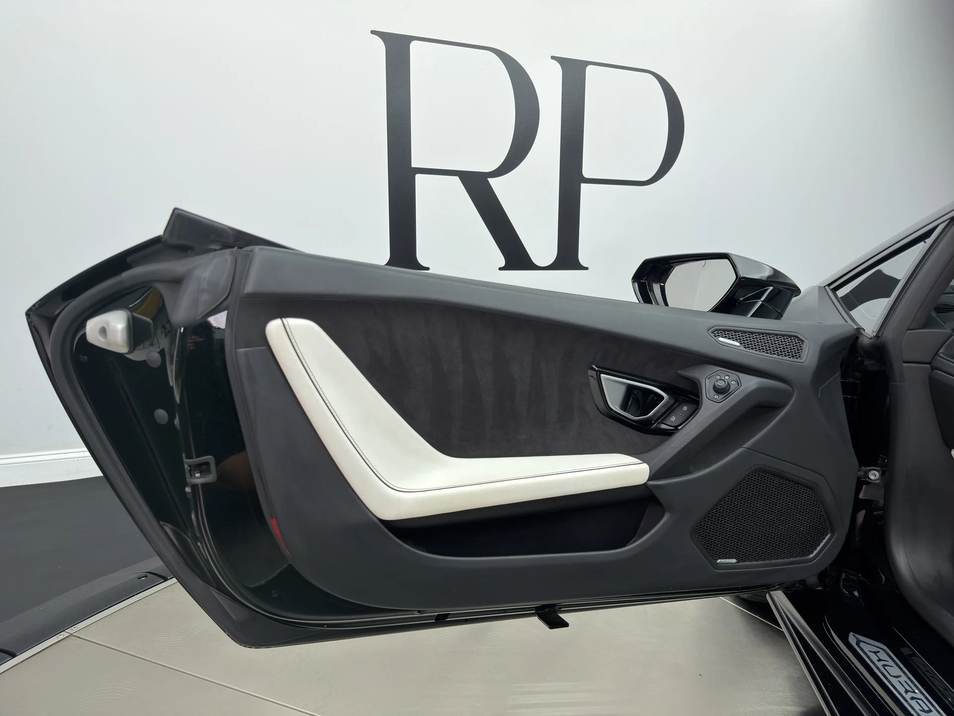 mph021_2473968363_RPA_3837_interior_001_6d34f30c51