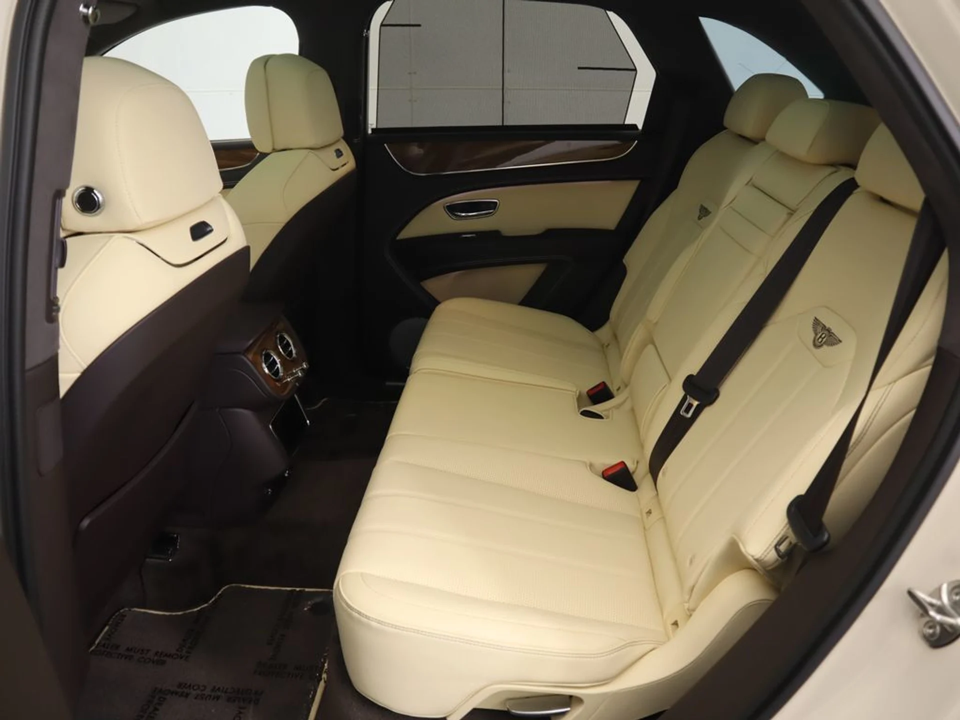 mph021_2474718509_used_2023_bentley_bentayga_v8awd_8119_22972993_22_1024_4a9443e83a