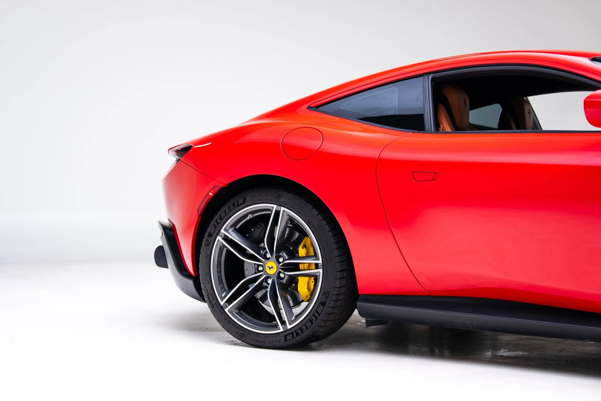 mph021_2484066890_Used_2022_Ferrari_Roma_1769211698_6a29c1629e