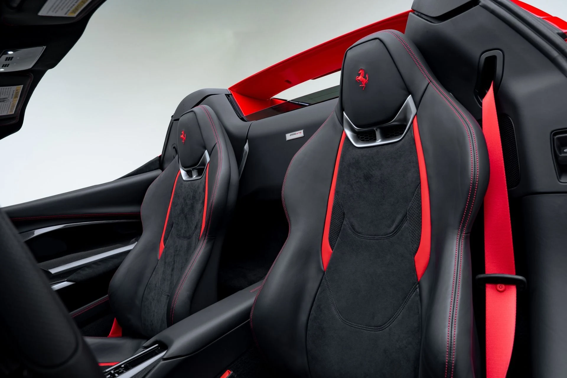 mph021_2485325009_Used_2023_Ferrari_296_GTS_1776370037_8a9c6307da