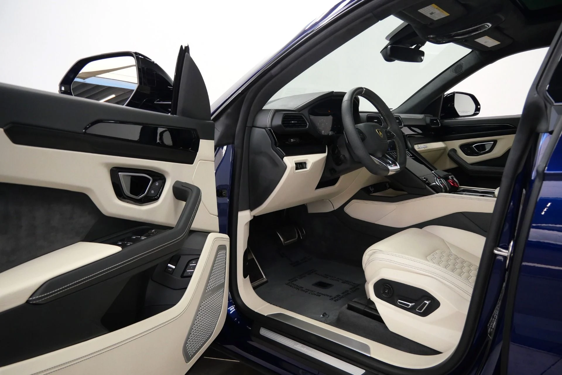 mph021_2487815526_Used_2022_Lamborghini_Urus_23_Inch_Wheels_Two_Tone_Interior_Bang_and_Olufsen_Audio_1775677581_916297182d