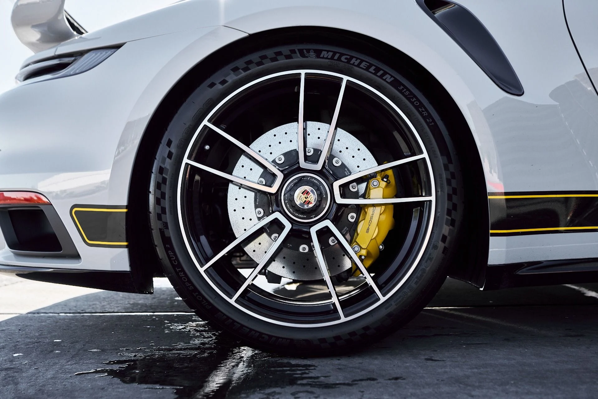 mph021_2490340908_Used_2021_Porsche_911_Turbo_S_1765592920_eb2da82740