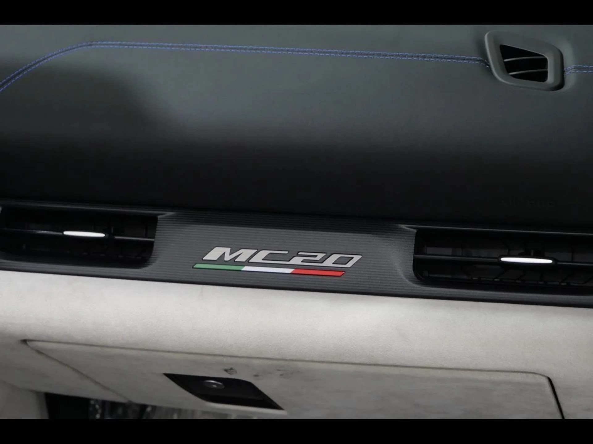 mph021_2491821637_a4ce2ccb2591c7b772d4058da150d5f5_03dd4fa706