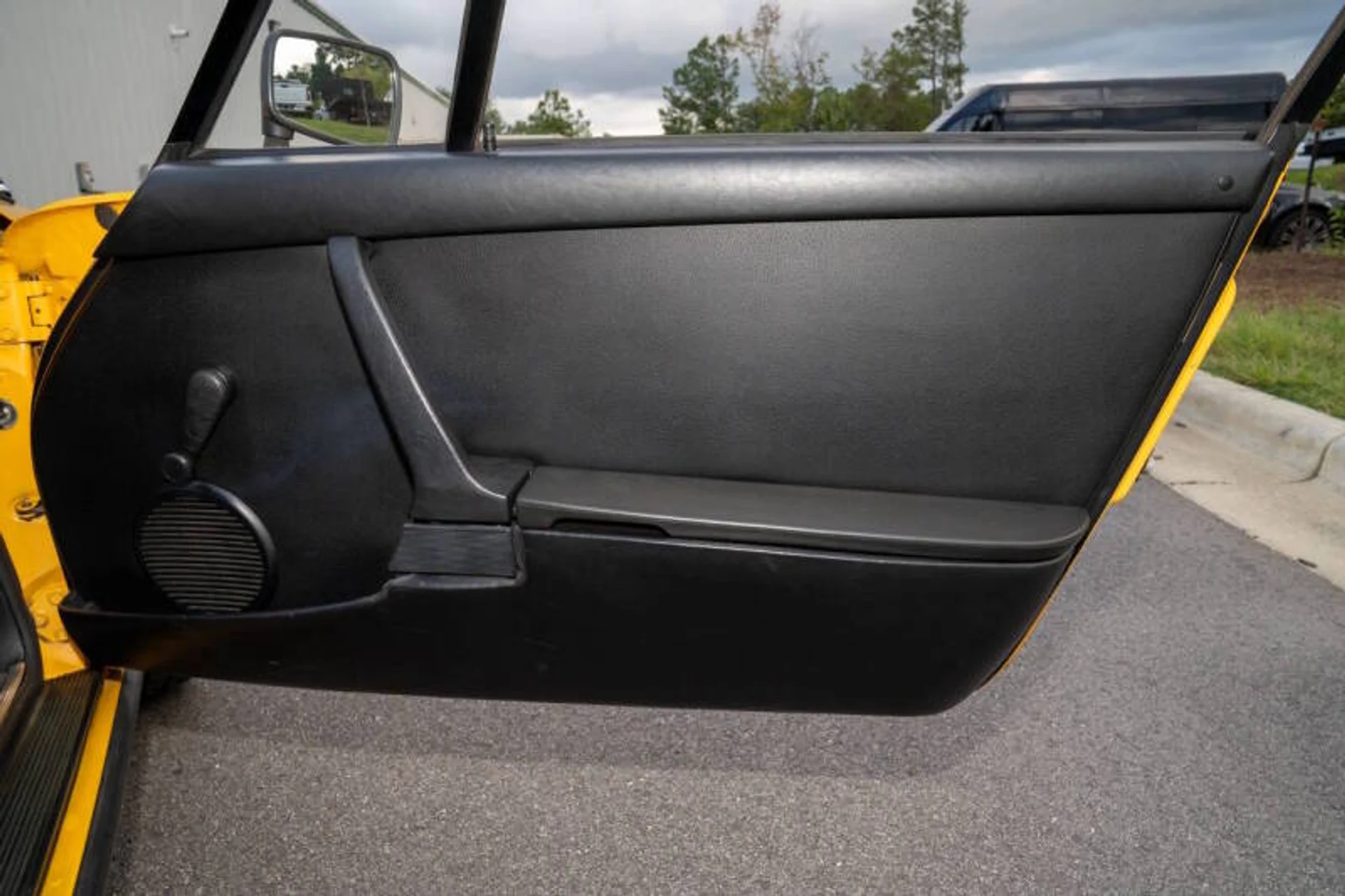 mph021_2492872468_1976_porsche_911_carrera_coupe_911_carrera_coupe_d6e3ccc4c5