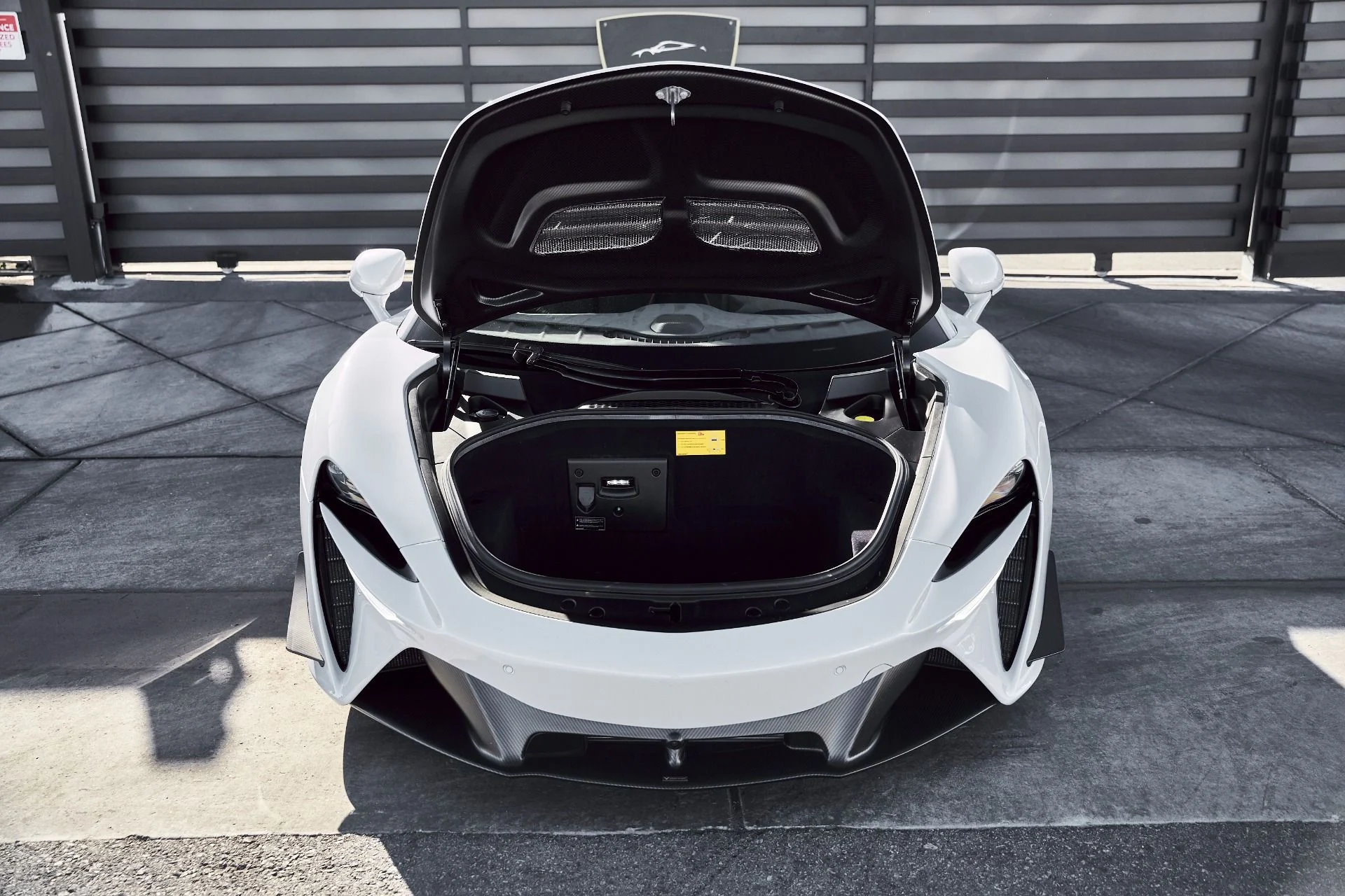 mph021_249660622_Used_2023_Mc_Laren_Artura_1773773892_60ec1c6be0