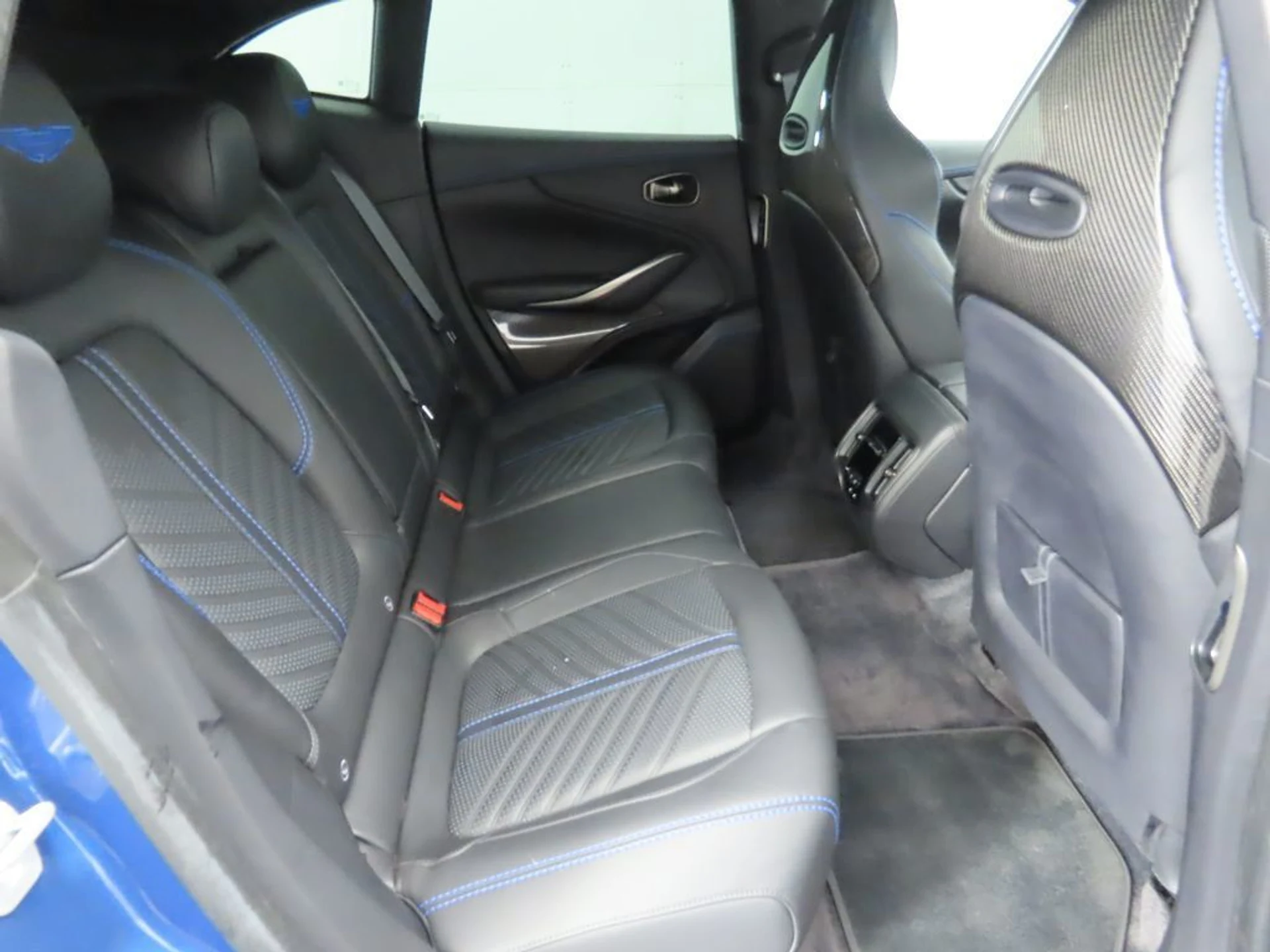 mph021_2496682562_used_2023_aston_martin_dbx_707awd_8119_22979398_22_1024_3999918590